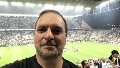 Por que mesmo &lsquo;afastado&rsquo; Tuma convocou reuni&atilde;o decisiva no Corinthians
