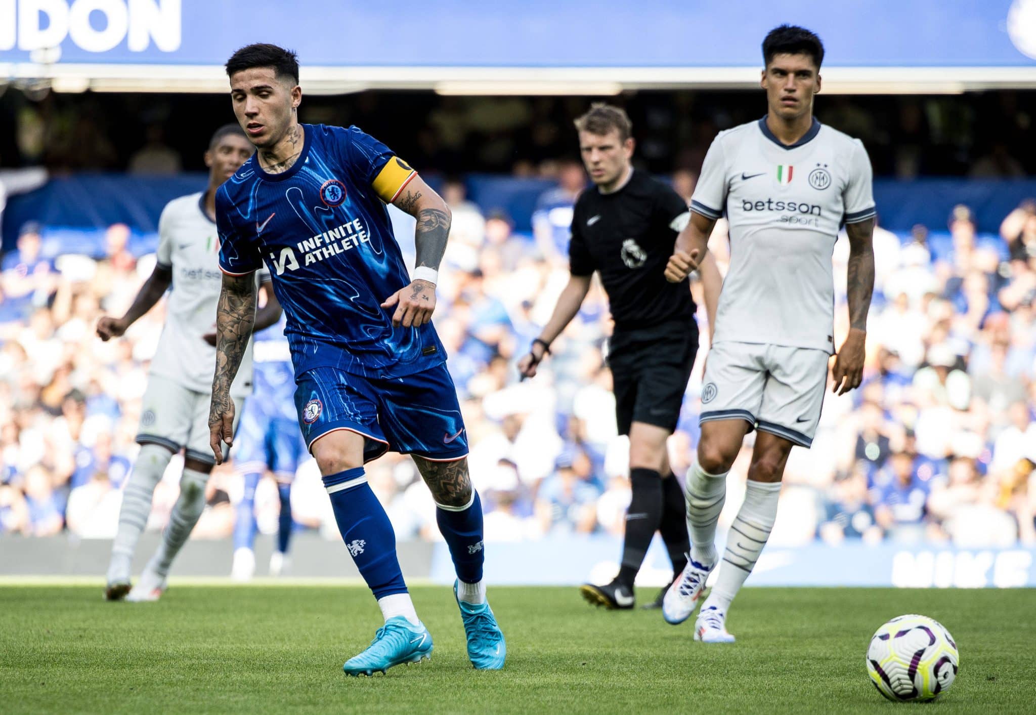 Enzo Fern&aacute;ndez se desculpou com seus companheiros de Chelsea ap&oacute;s pol&ecirc;mica 