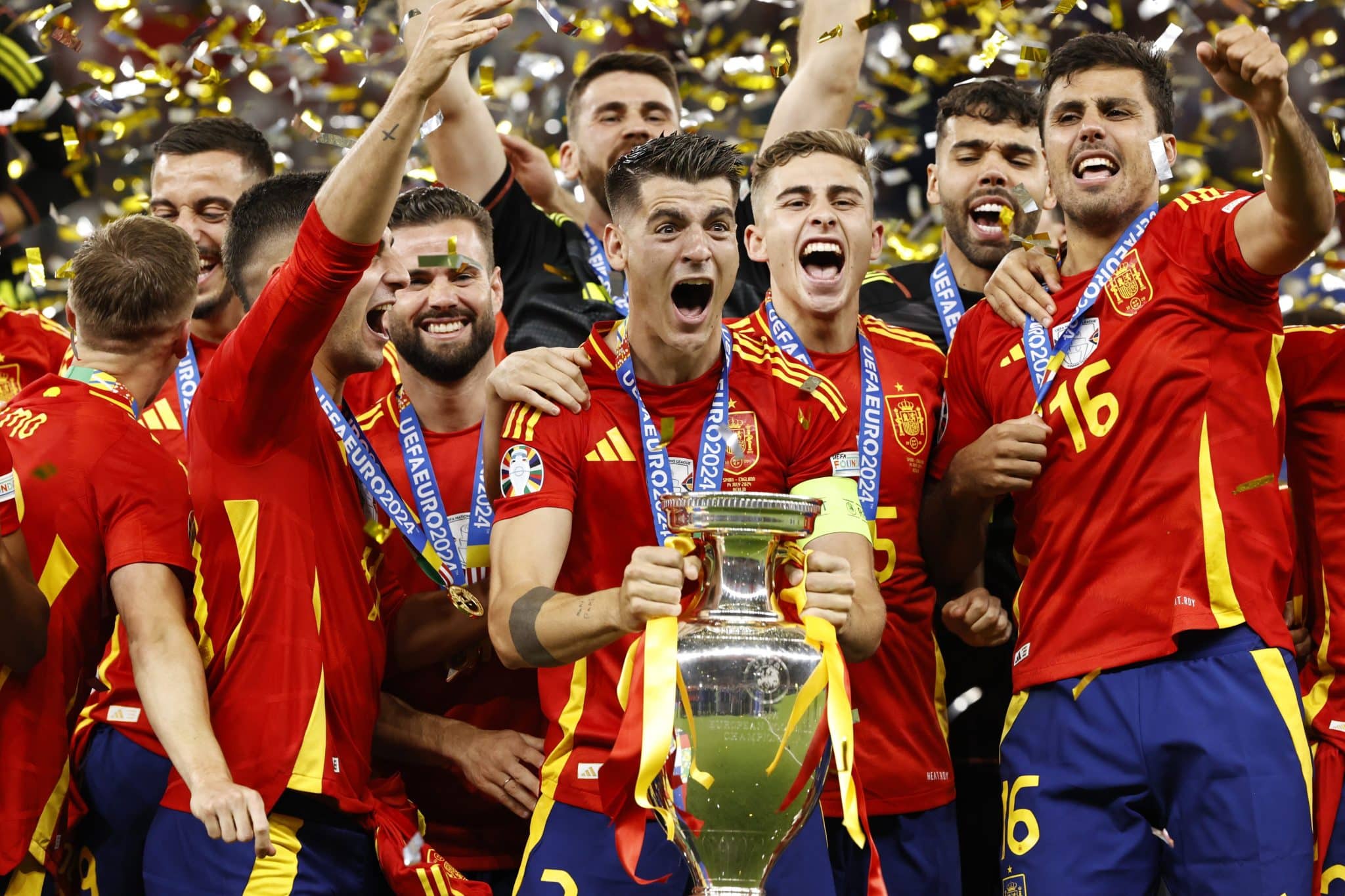 Craques da Espanha s&atilde;o suspensos ap&oacute;s fala pol&ecirc;mica depois do t&iacute;tulo da Euro