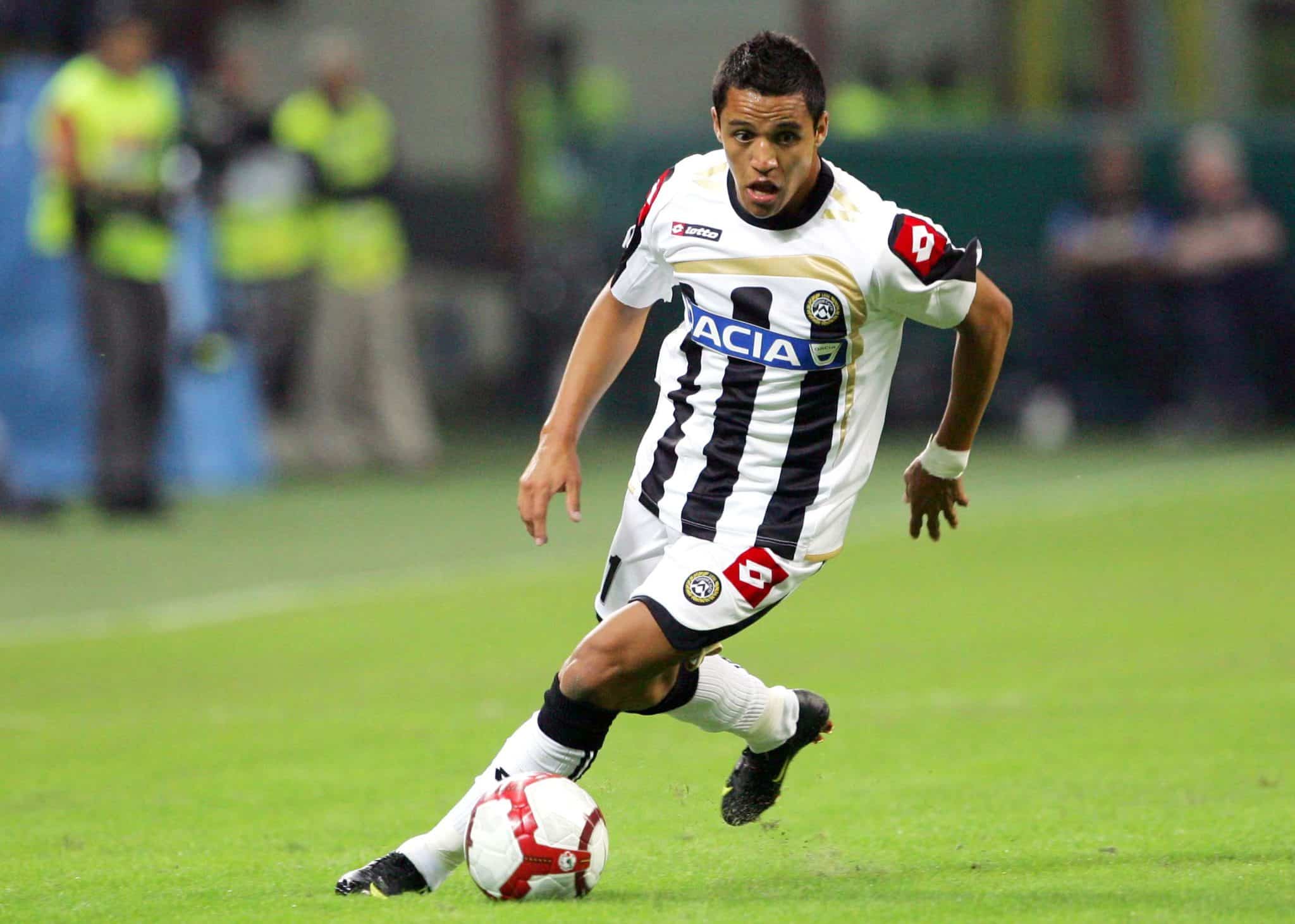 Pela Udinese, Alexis S&aacute;nchez disputou 112 jogos, com 21 gols e 20 assist&ecirc;ncias em tr&ecirc;s temporadas. Foto: Icon Sport