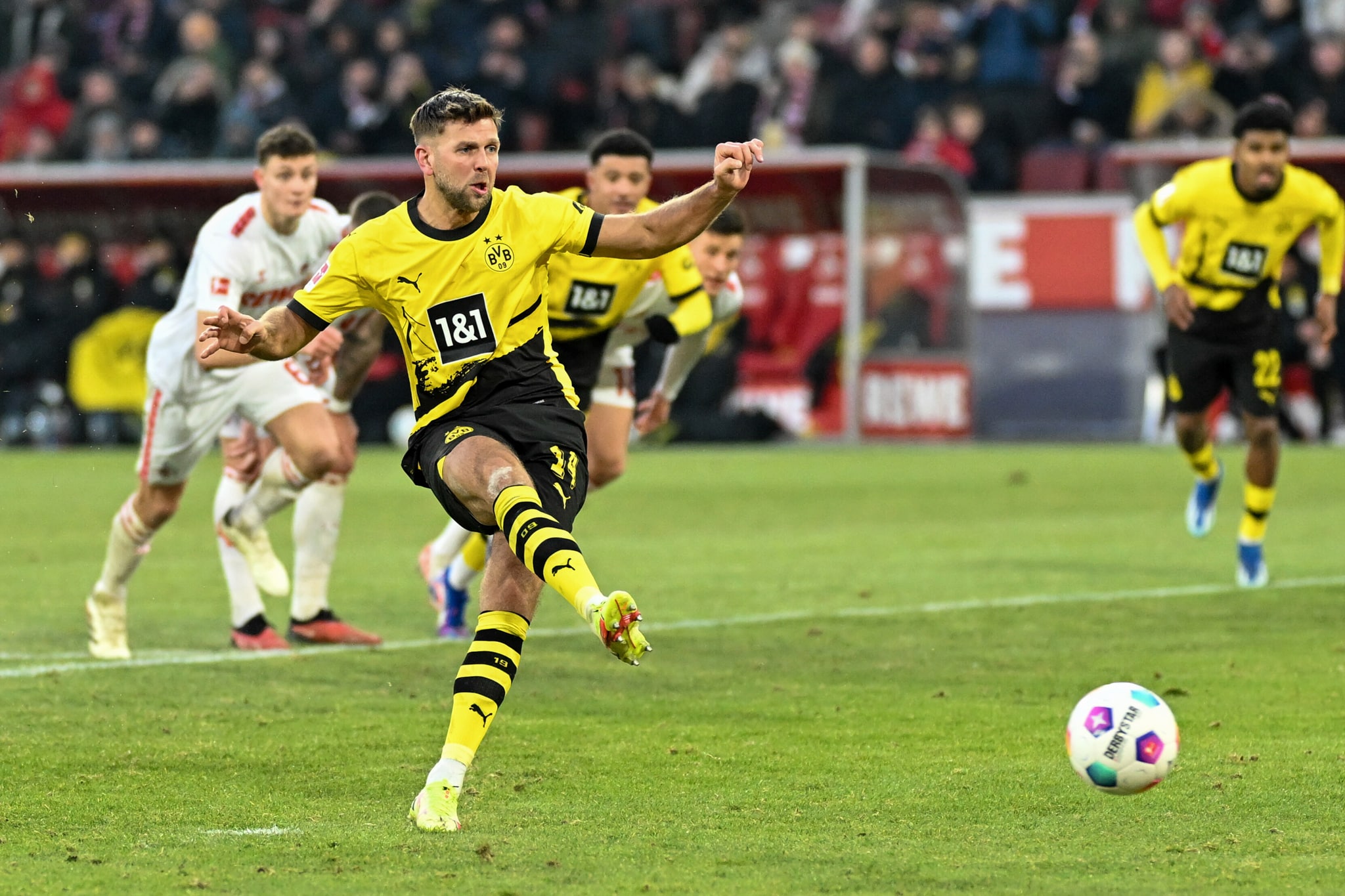 F&uuml;llkrug em cobran&ccedil;a de p&ecirc;nalti pelo Dortmund