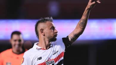 Fica para 2025? Rafinha bate martelo com o S&atilde;o Paulo e toma decis&atilde;o sobre aposentadoria