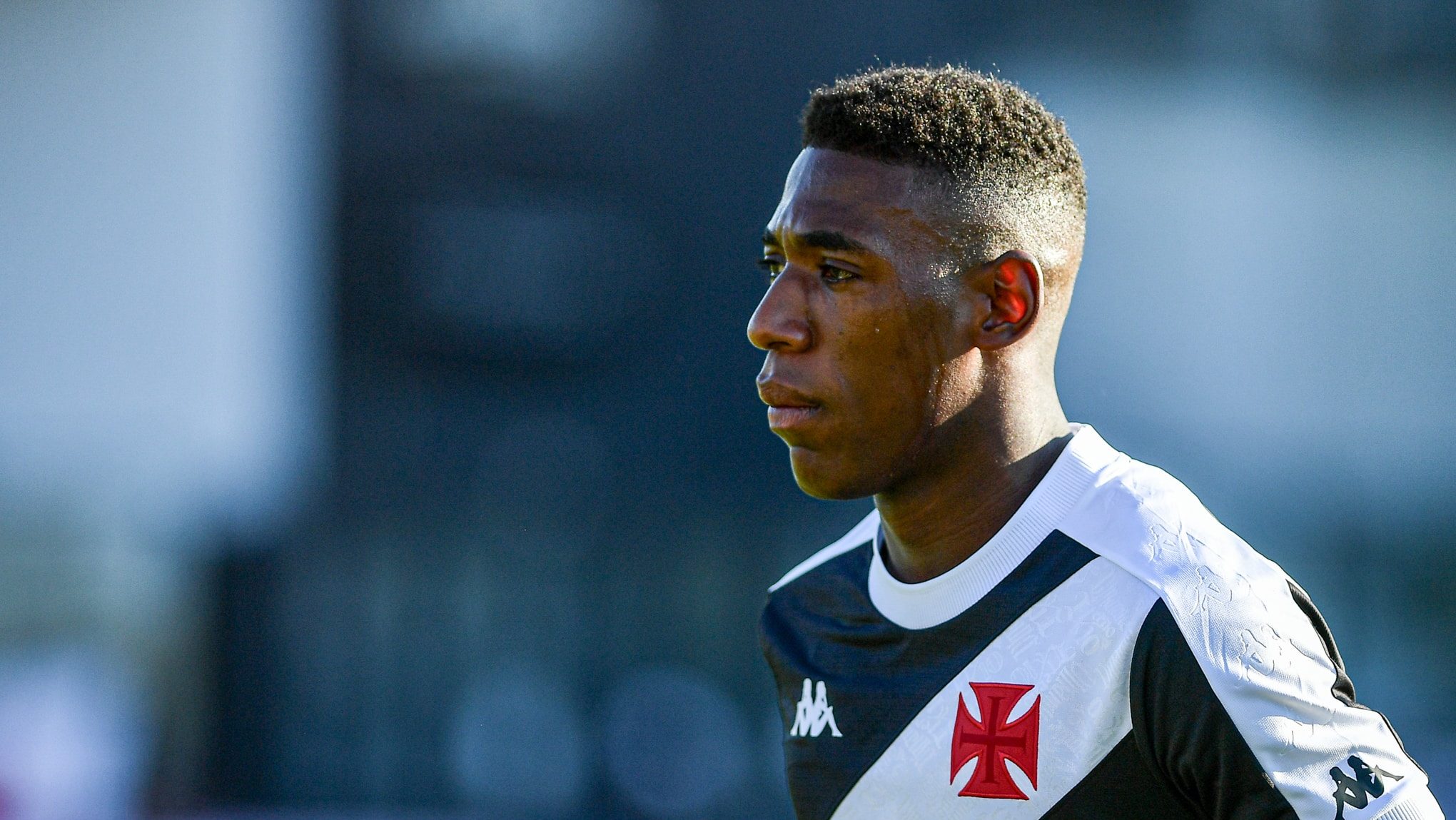 Piada sobre L&eacute;o em evento do Vasco irrita elenco, e jogadores defendem zagueiro