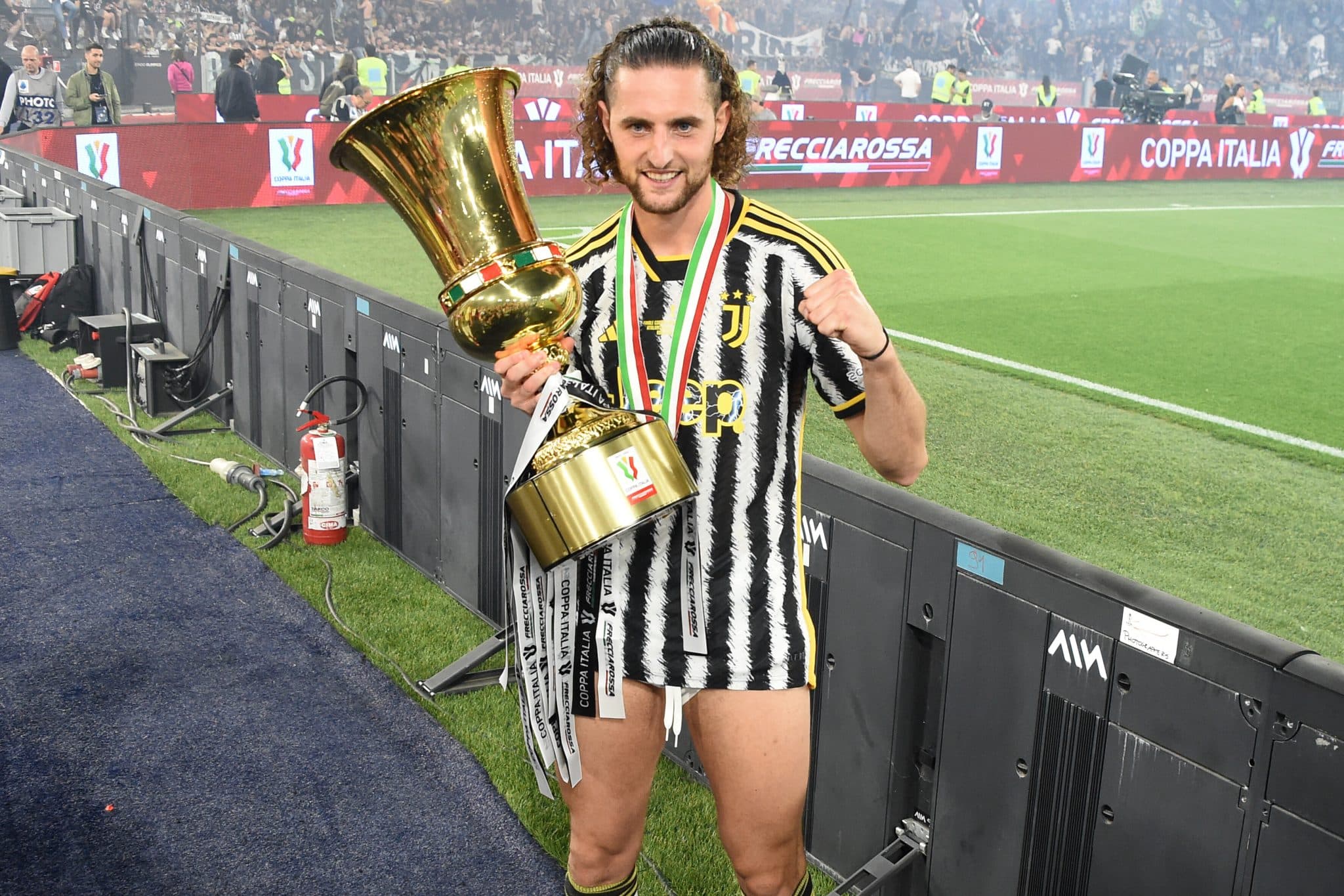 N&atilde;o &eacute; s&oacute; Real Madrid: Rabiot tem propostas de peso na mesa ap&oacute;s deixar Juventus