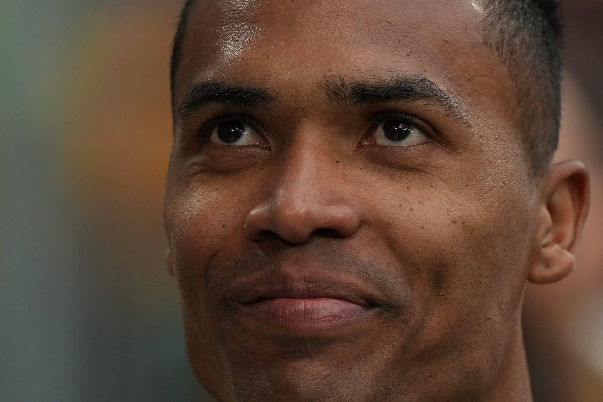 Alex Sandro muda de ideia e pode negar propostas do futebol europeu