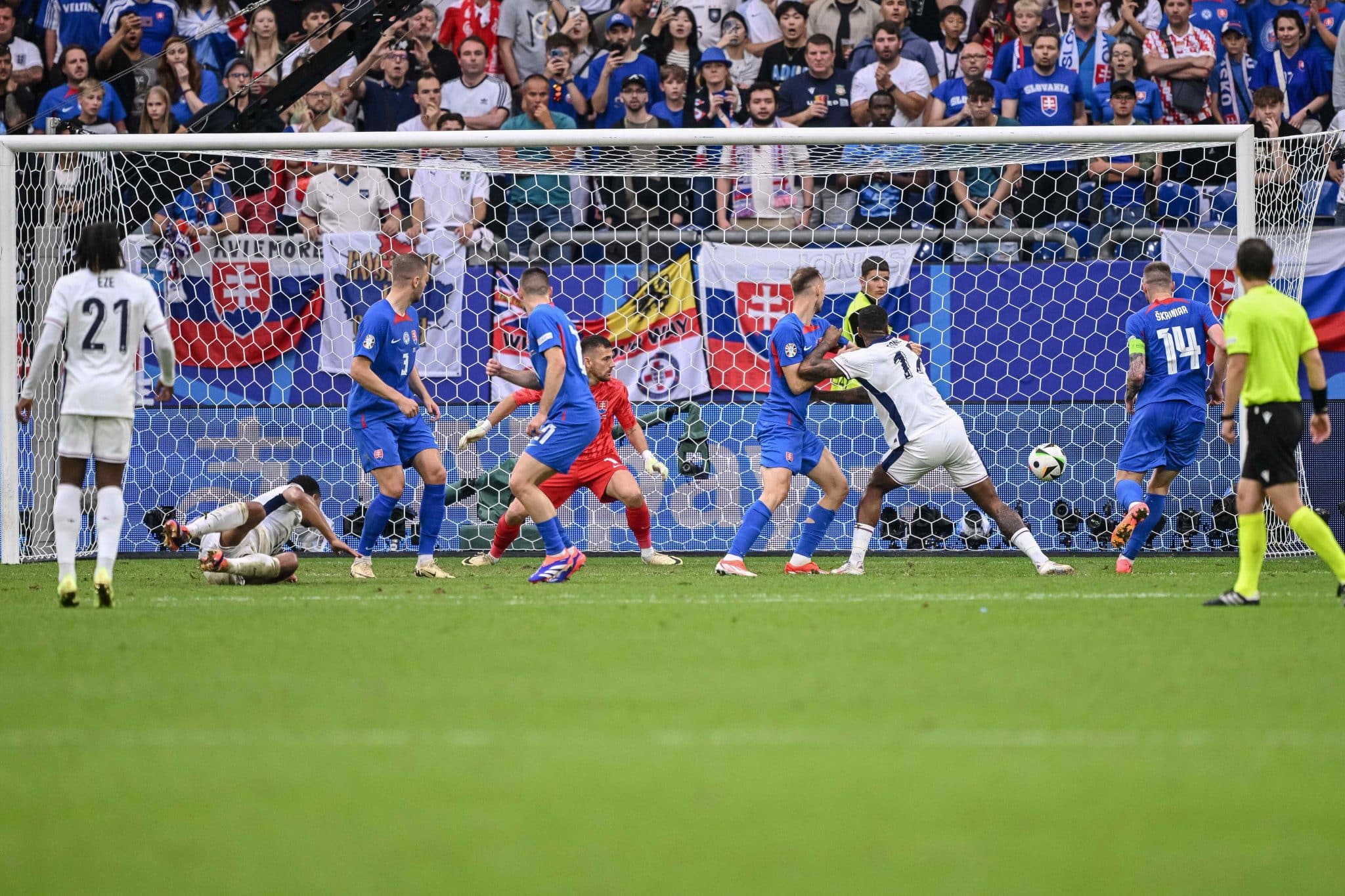 Bellingham marcou de bicicleta na Eurocopa. Foto: Icon Sport