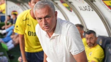 Expuls&atilde;o, gol contra bizarro e mais: Mourinho protagoniza vexame na Champions League