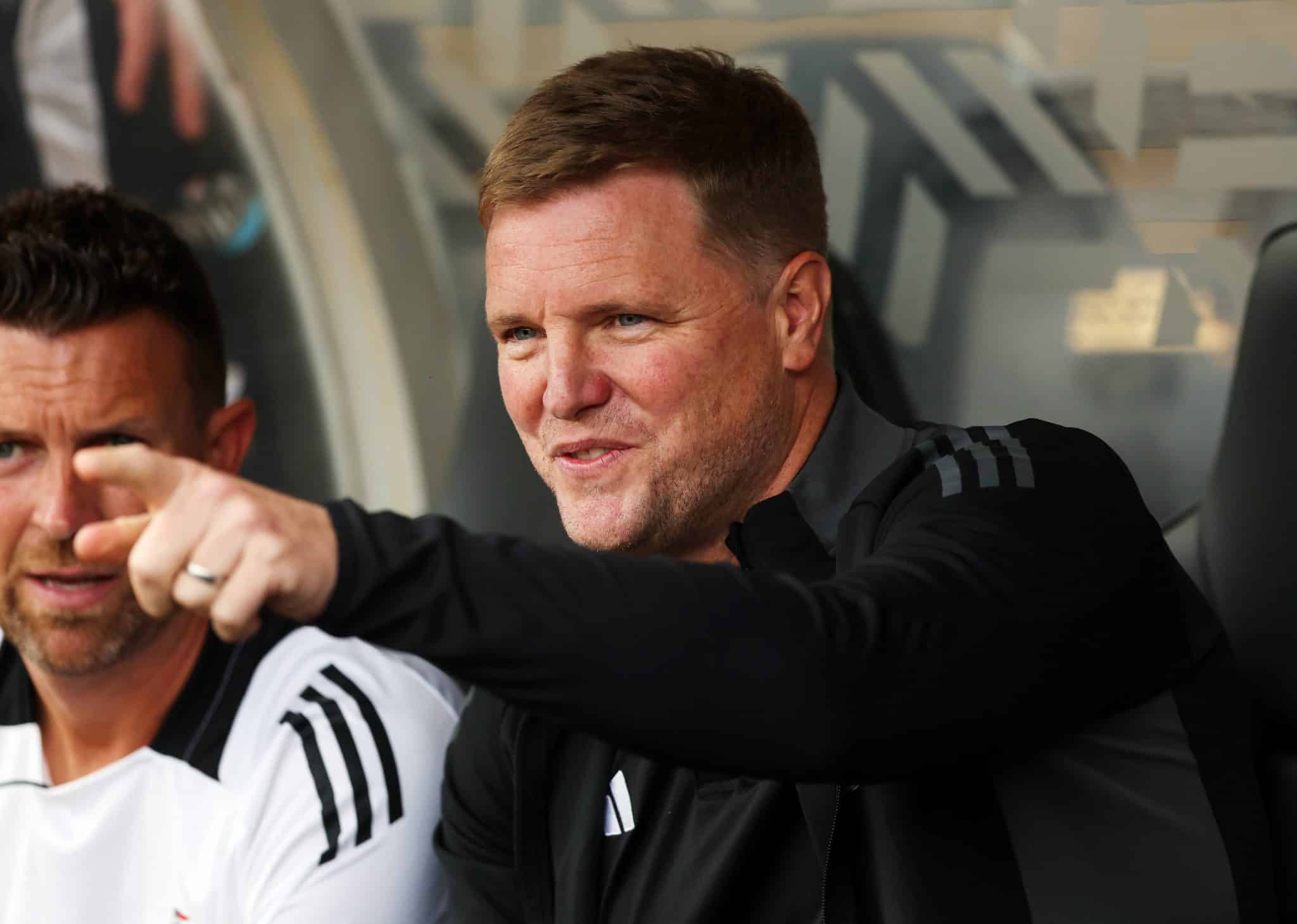 &lsquo;Perfeito para dupla com Isak&rsquo;: Eddie Howe quer atacante brasileiro no Newcastle