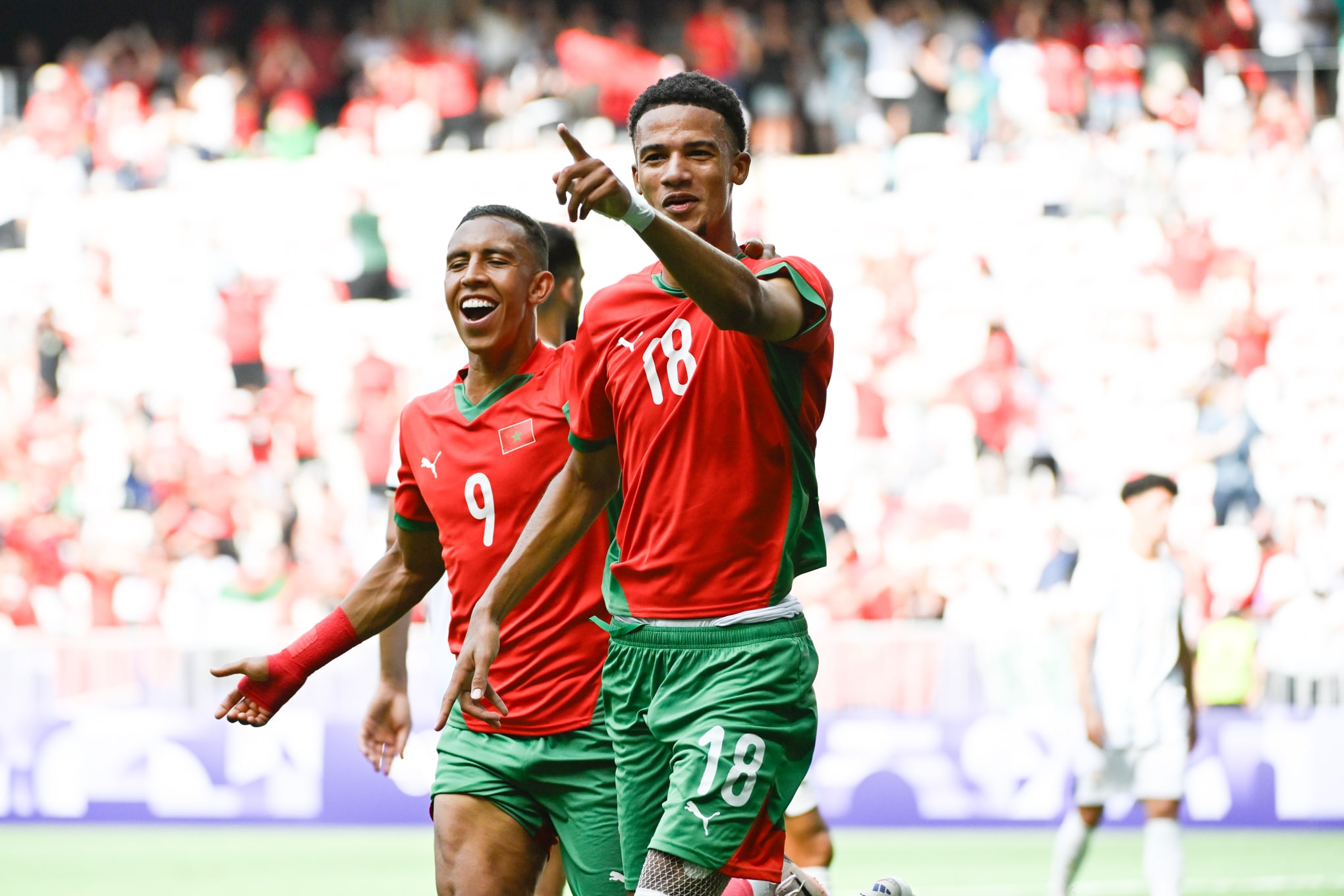 Amir Richardson, meio-campista de 22 anos, est&aacute; na mira de clubes da Premier League. Foto: Icon Sport