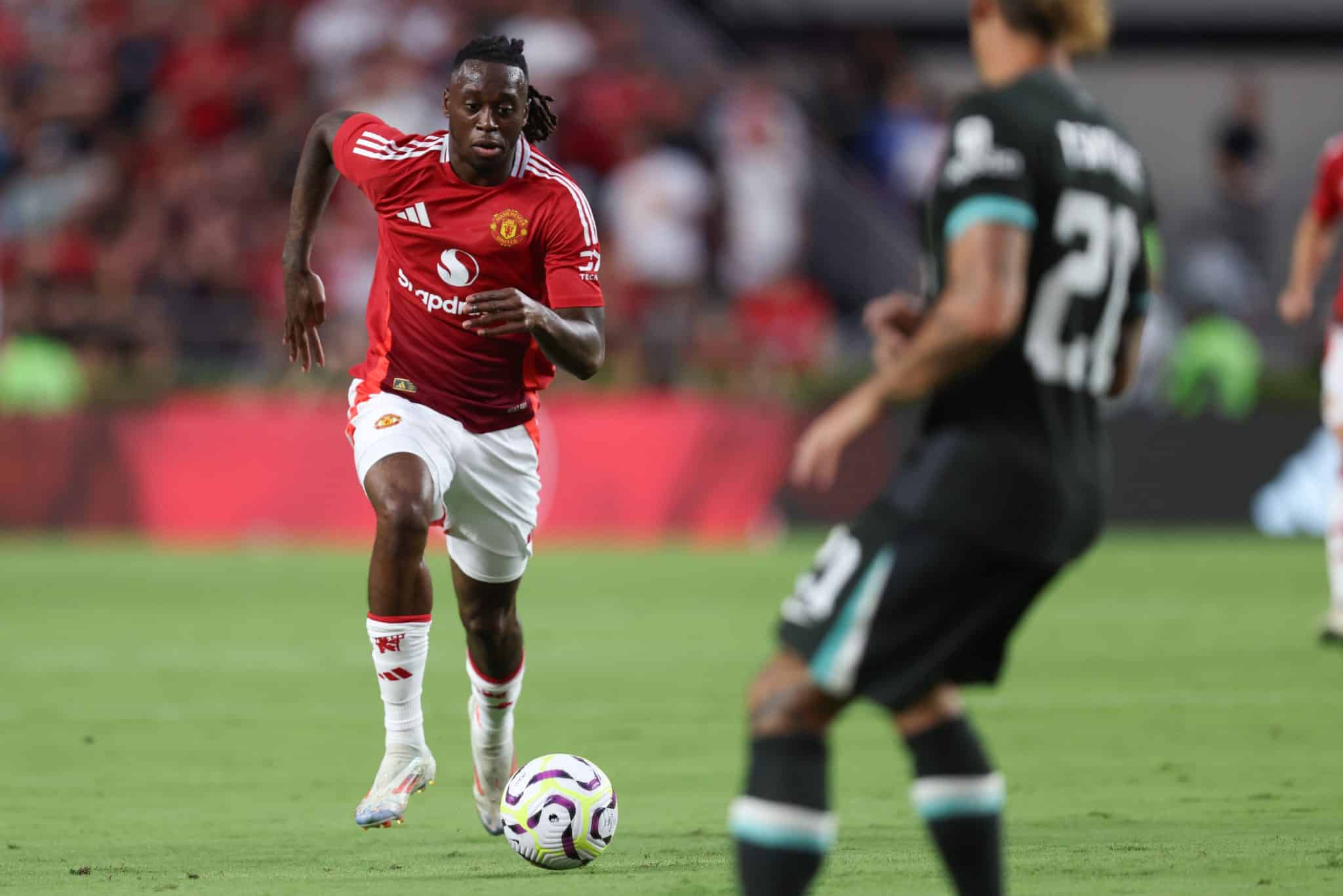 Wan-Bissaka em a&ccedil;&atilde;o pelo Manchester United