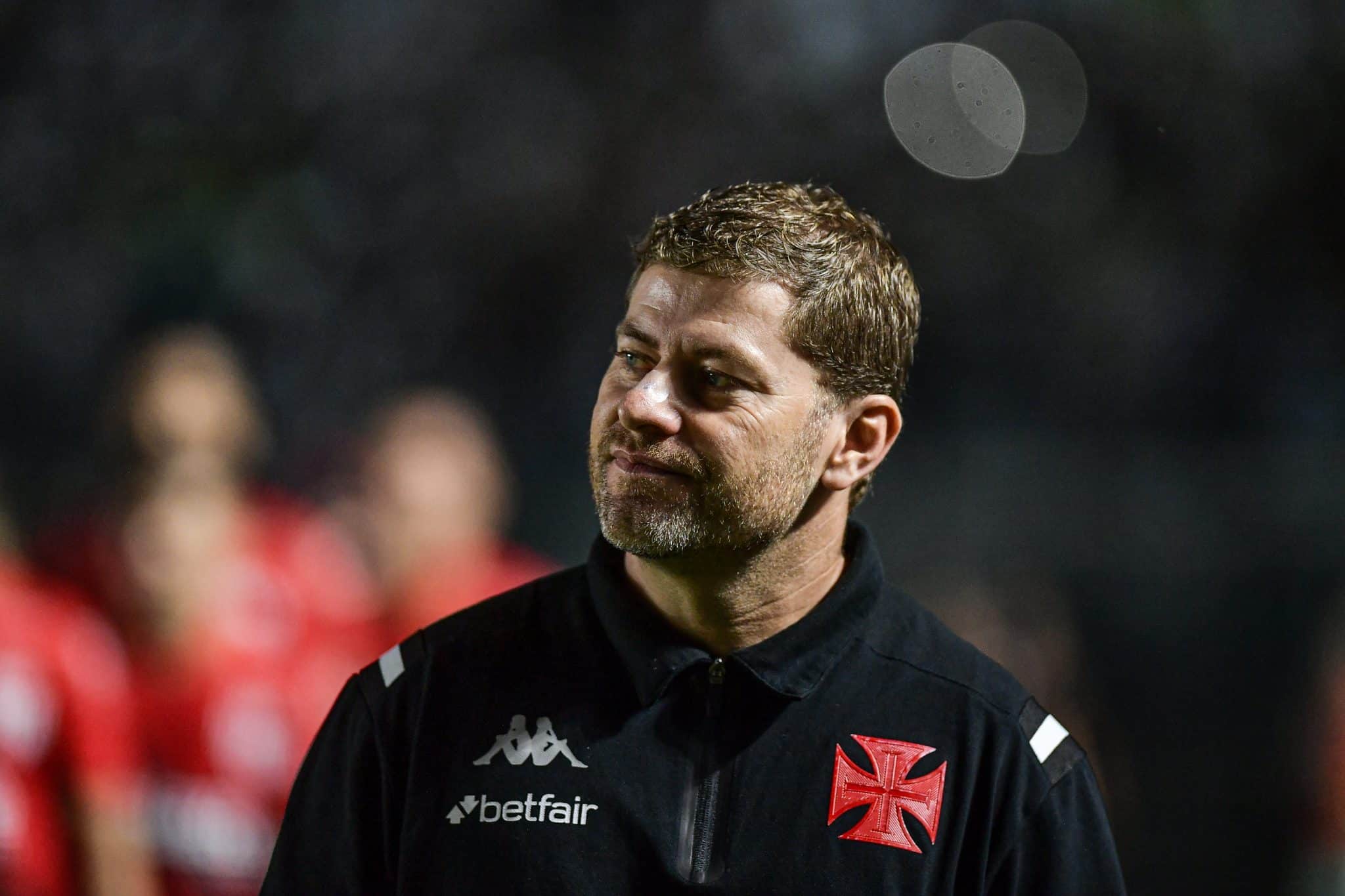 Como Rafael Paiva explicou as mudan&ccedil;as t&aacute;ticas do Vasco ap&oacute;s classifica&ccedil;&atilde;o na Copa do Brasil