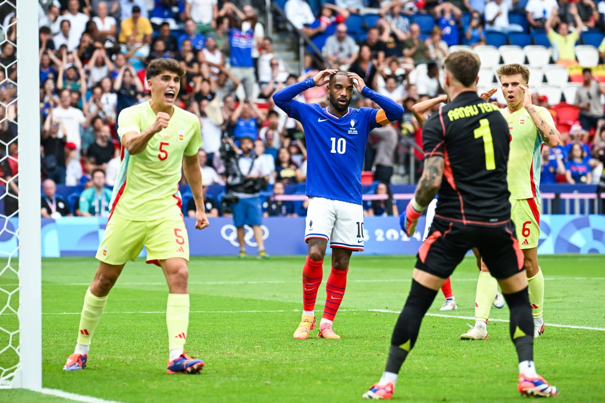 Ouro da Espanha prova que o futebol tamb&eacute;m pode escrever grandes hist&oacute;rias ol&iacute;mpicas
