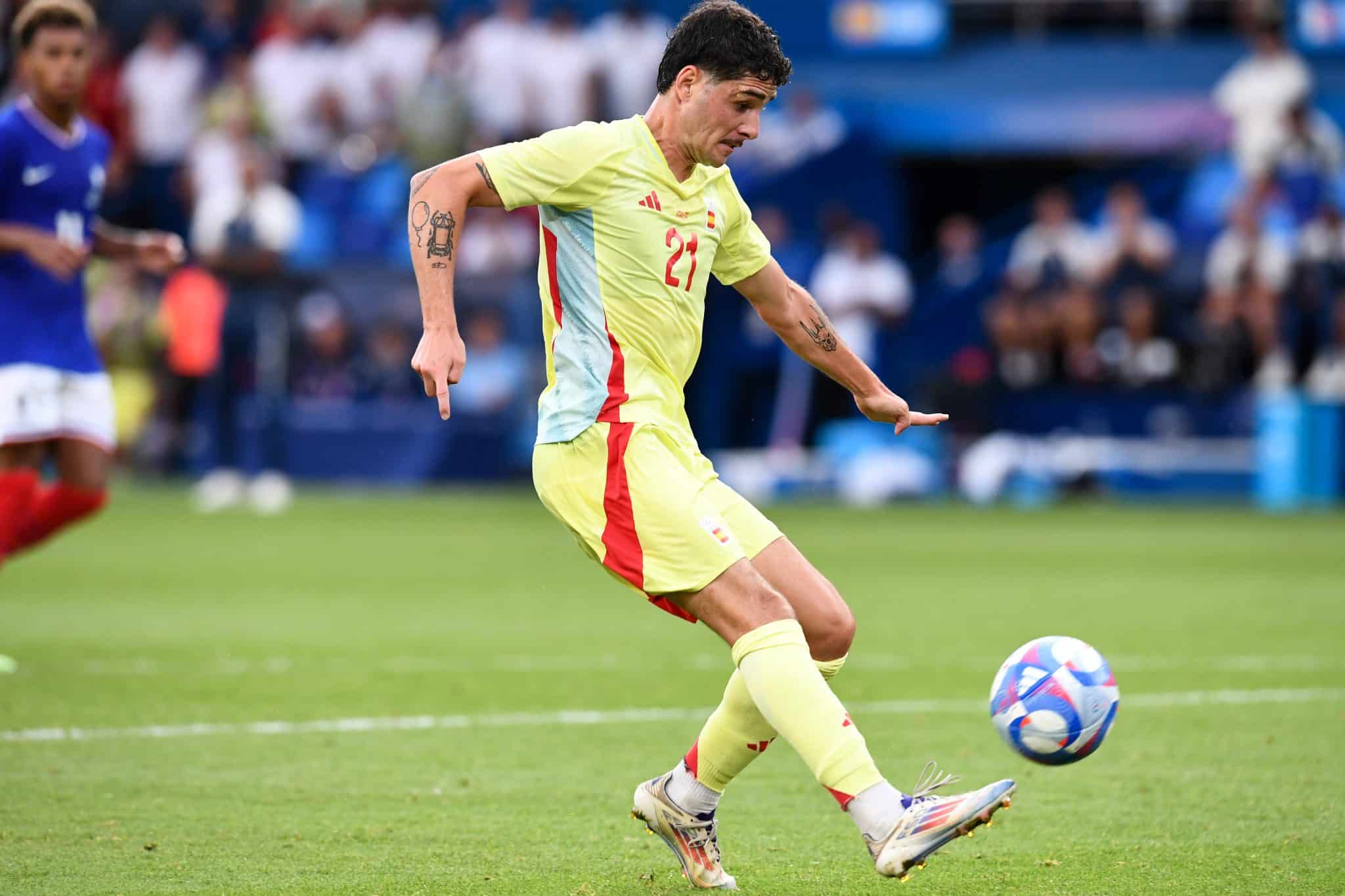 Sergio Camello foi o her&oacute;i da Espanha no t&iacute;tulo. Foto: Icon Sport