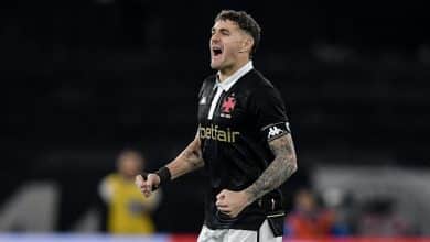 N&atilde;o foi s&oacute; o gol: Vegetti foi o s&iacute;mbolo da vit&oacute;ria do Vasco sobre o Fluminense