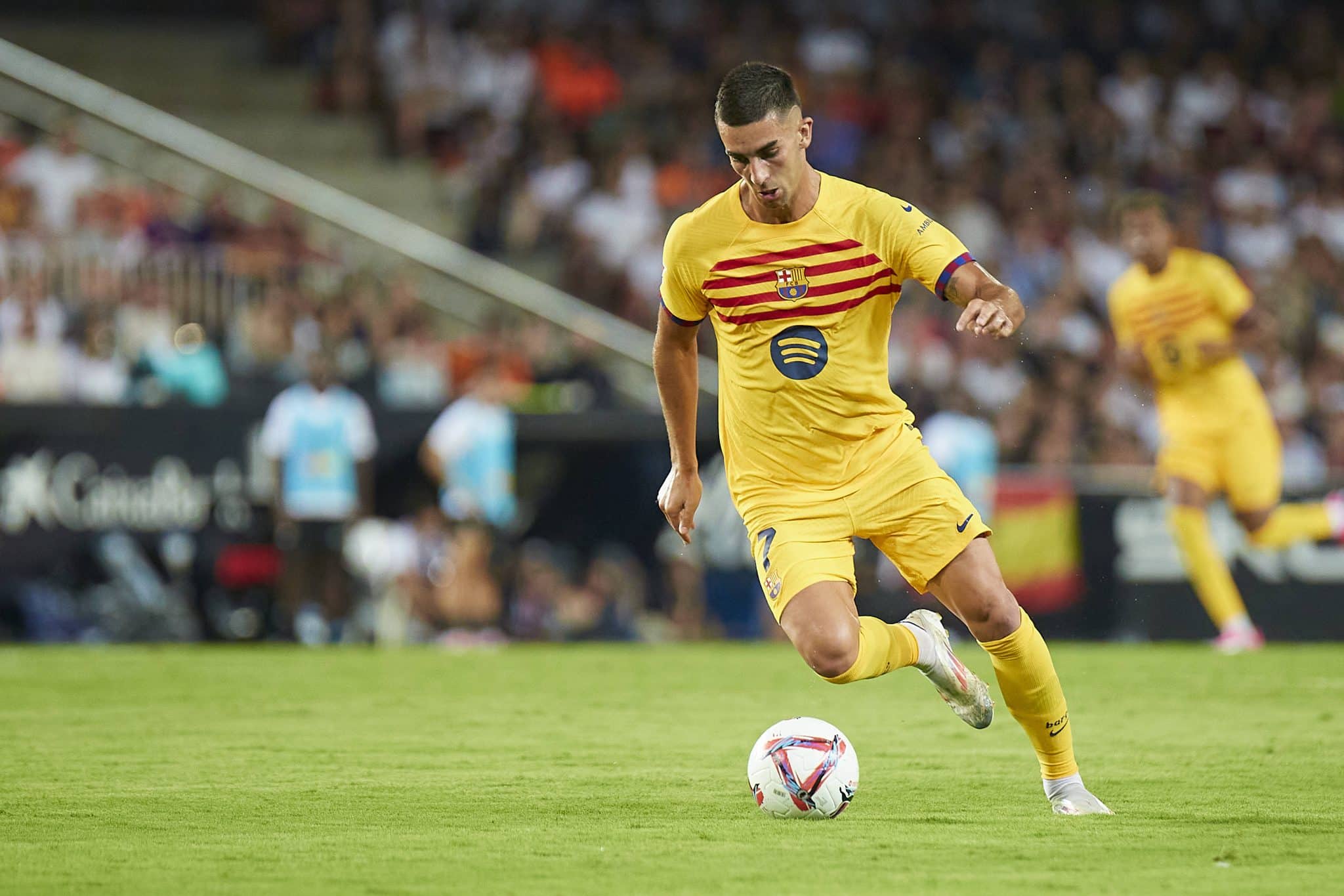 Ferran Torres em a&ccedil;&atilde;o pelo Barcelona em La Liga 2024/2025. Foto: Icon Sport