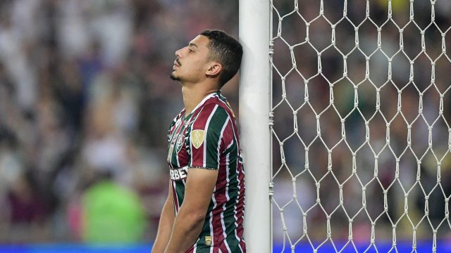 Fluminense satisfeito e jogo de super empres&aacute;rios: os bastidores da venda de Andr&eacute;