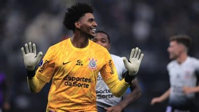 Hugo Souza abre a porta da esperan&ccedil;a para o Corinthians na Sul-Americana