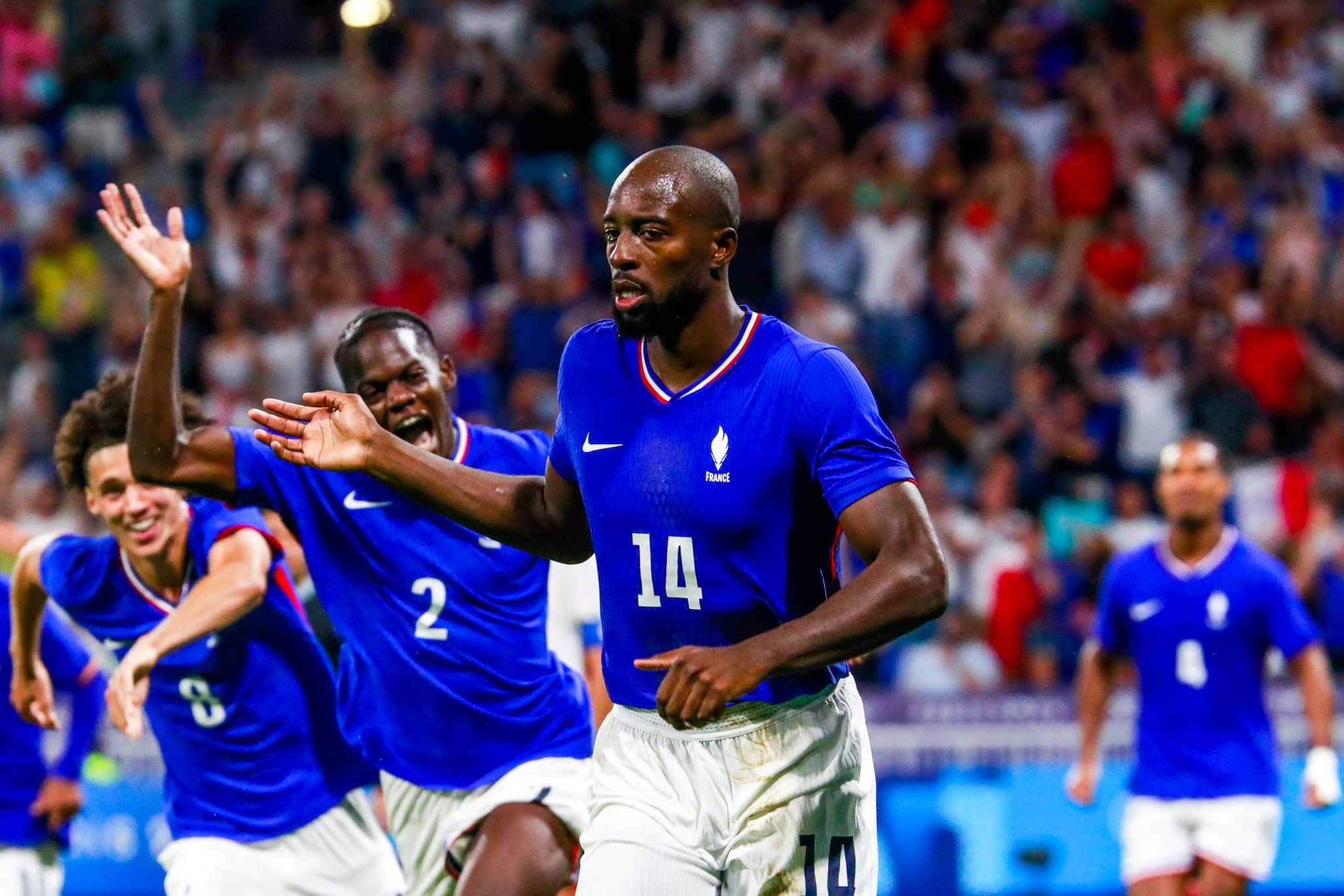 Mateta comemora seu segundo gol contra o Egito na semifinal ol&iacute;mpica.