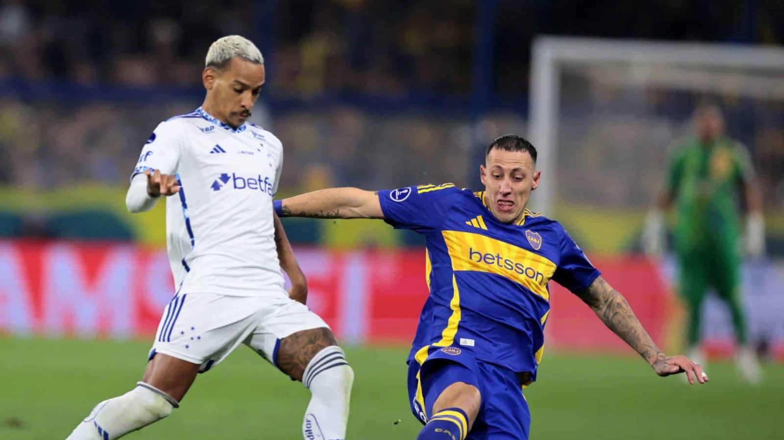 Ap&oacute;s jogo ruim do Cruzeiro, Matheus Pereira se irrita com rep&oacute;rter e cobra Seabra