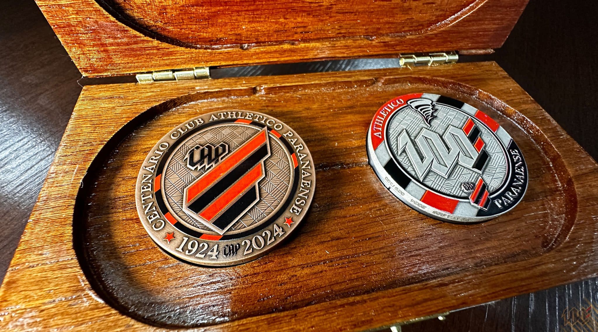 Athletico-PR lan&ccedil;a medalhas mais caras que dos Jogos Ol&iacute;mpicos de Paris