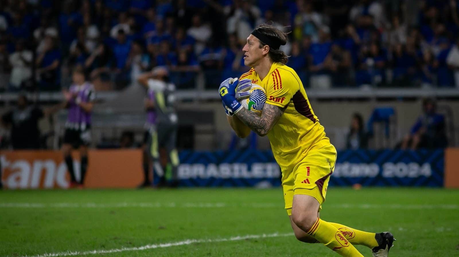 Expert em grandes jogos, C&aacute;ssio salva Cruzeiro em cl&aacute;ssico ruim no Mineir&atilde;o