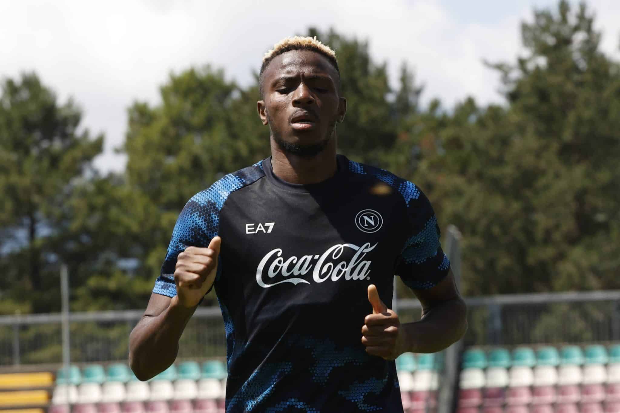 Osimhen se reunir&aacute; com os representantes do Al-Ahli, e pode ir ao futebol saudita