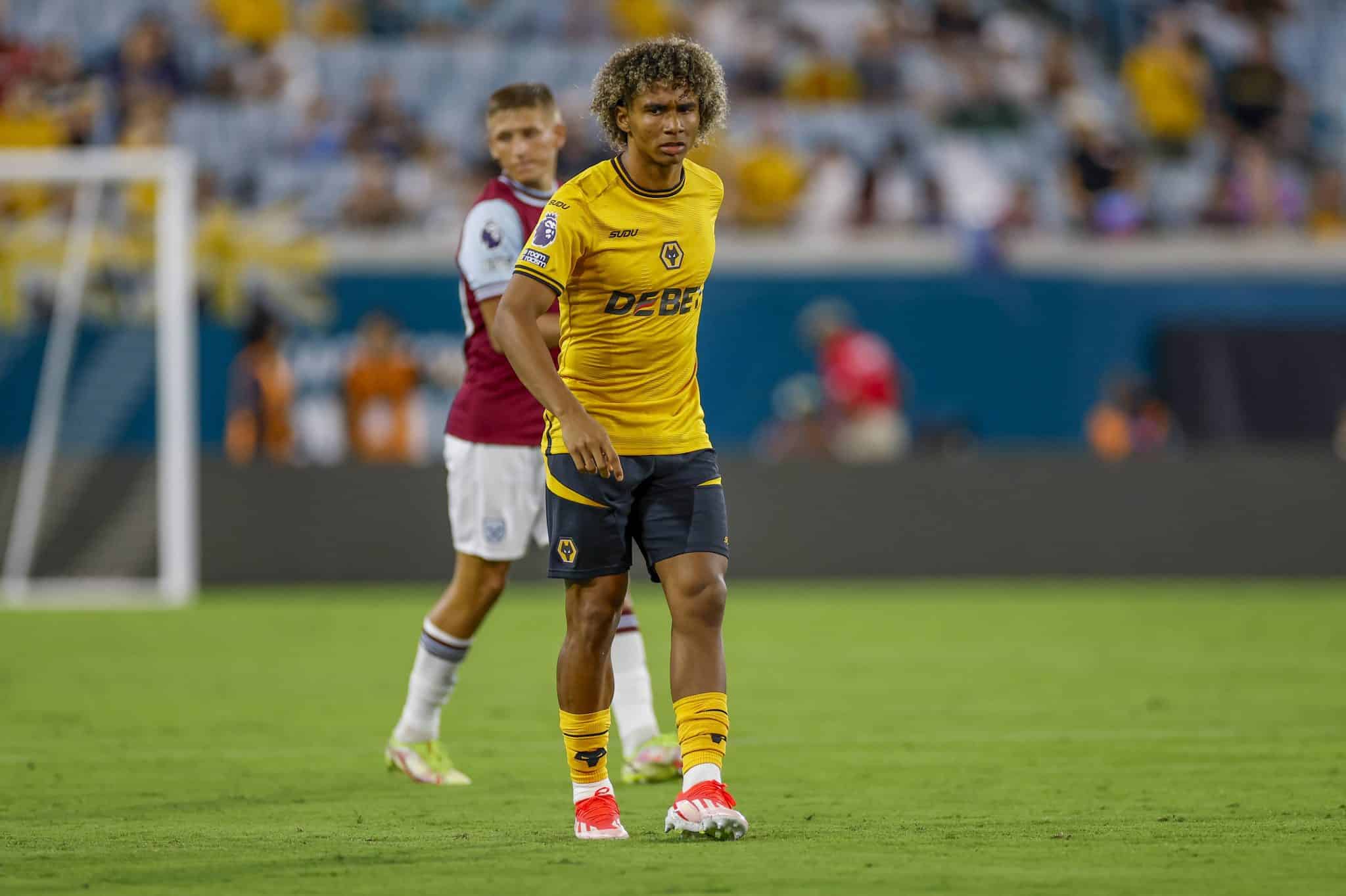 Pedro Lima chega para qualificar posi&ccedil;&atilde;o carente no futebol ingl&ecirc;s