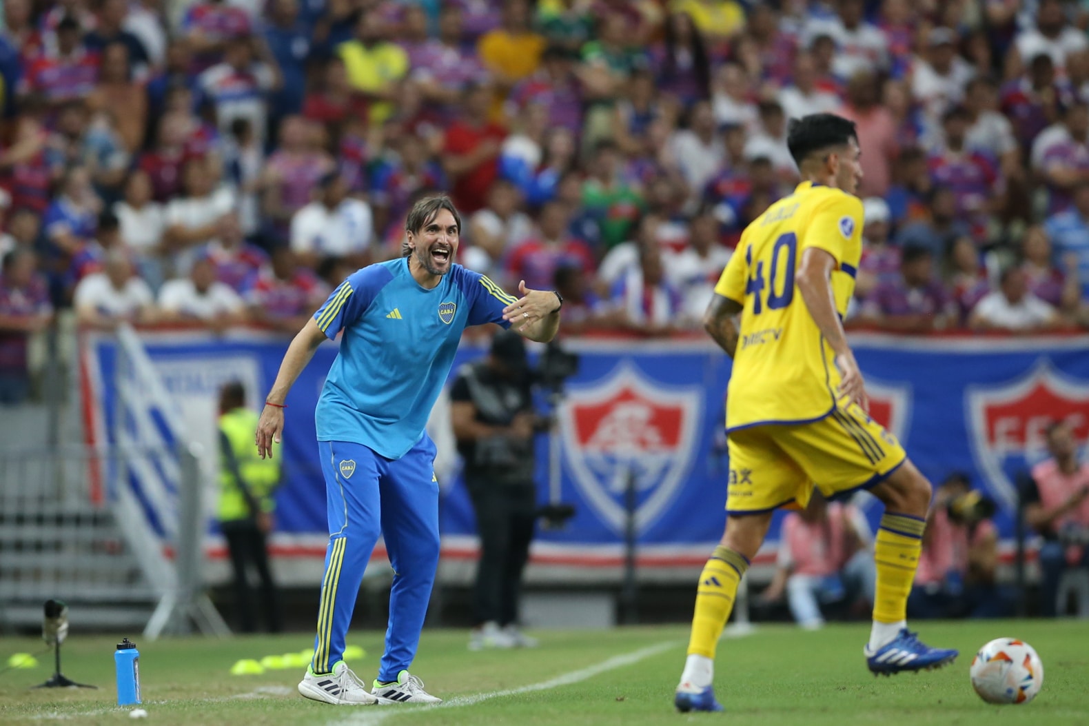 Treinador Diego Mart&iacute;nez n&atilde;o vive grande momento frente ao Boca Juniors