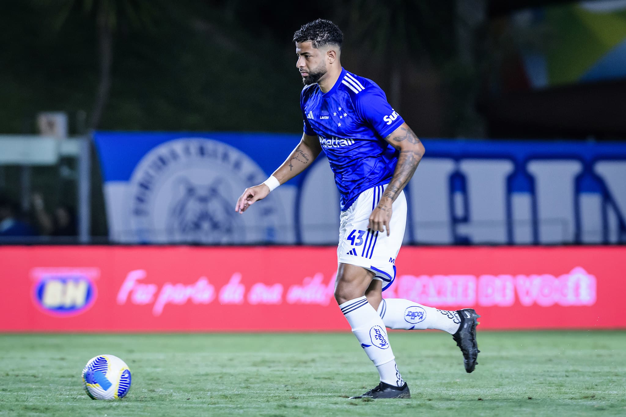 Zagueiro Jo&atilde;o Marcelo durante derrota para o Fortaleza, em Cariacica (ES)