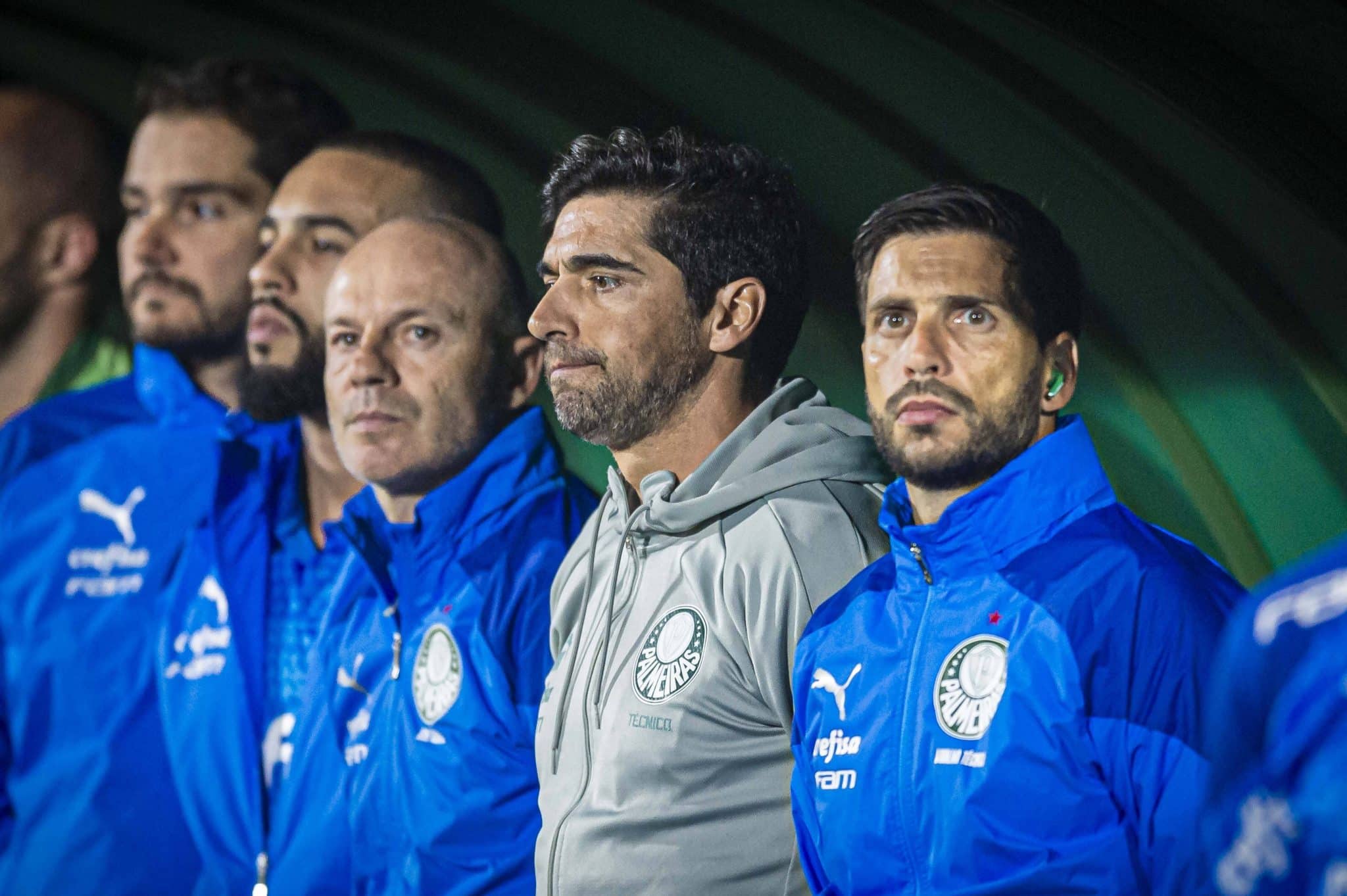 Deplor&aacute;vel, Abel precisa abandonar personagem grosseiro no Palmeiras e aprender a dar entrevistas