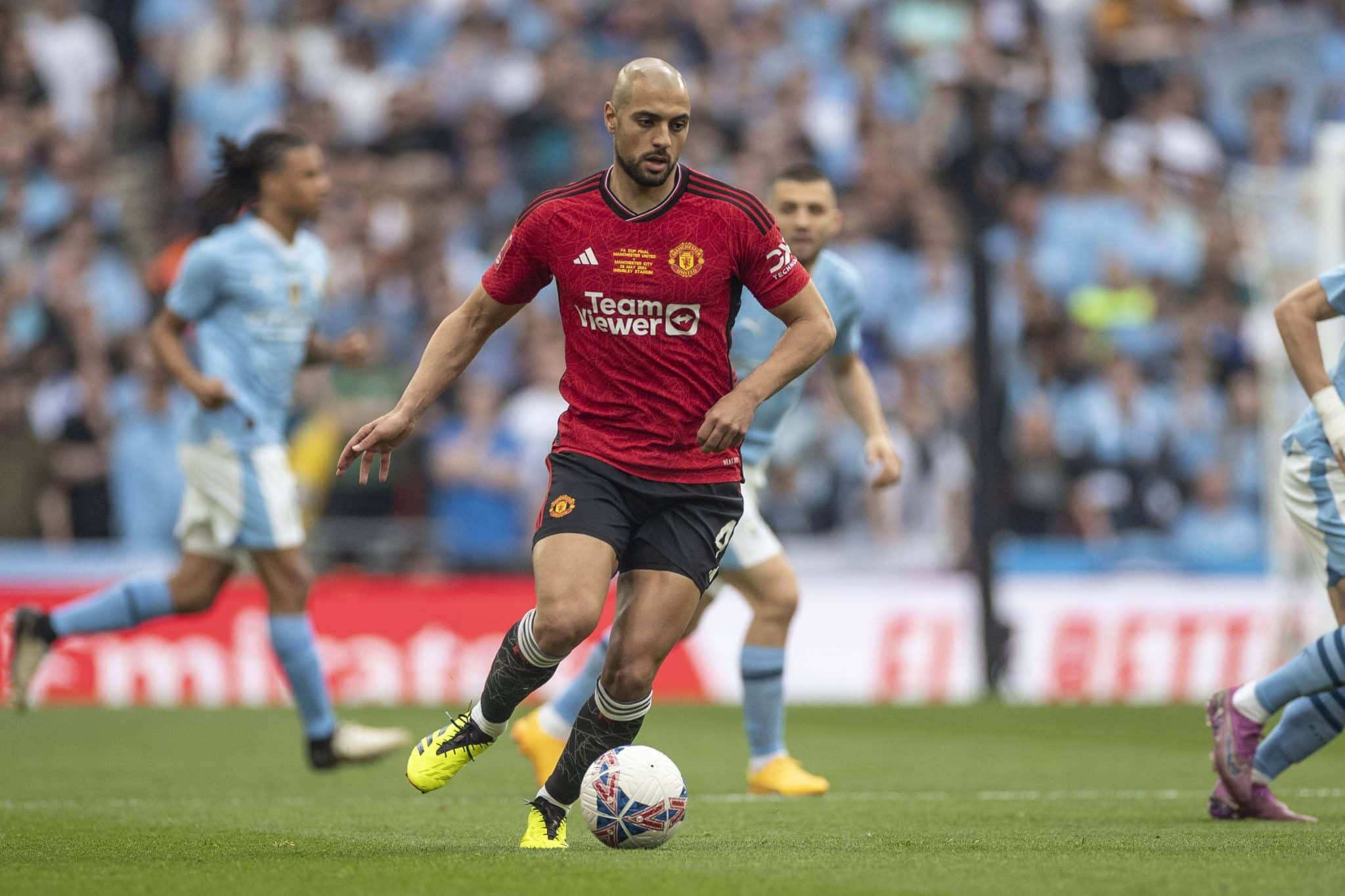 Amrabat com a camisa do Manchester United (Foto: IMAGO / NurPhoto)