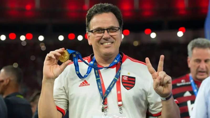 Eleições no Flamengo: Dunshee é líder de intenção de votos em pesquisa