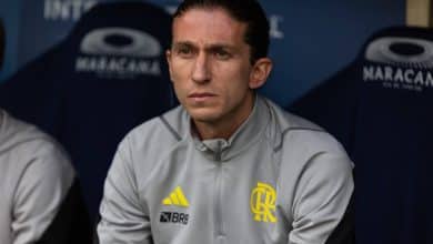 Por que Filipe Lu&iacute;s j&aacute; se coloca como candidato a treinador do time profissional do Flamengo