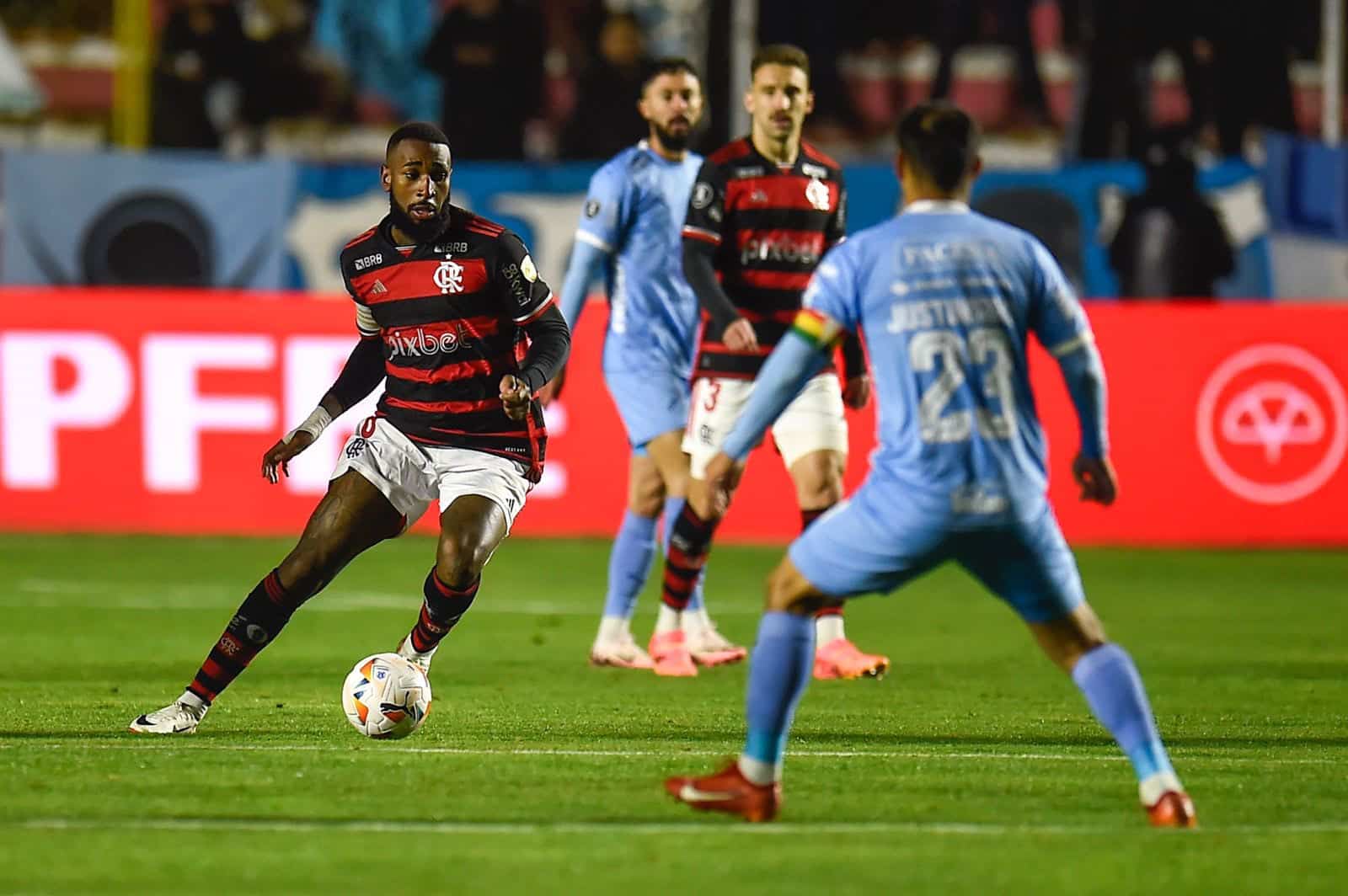 Flamengo segue com aproveitamento nulo em La Paz, mas alcan&ccedil;ou o que mais importava