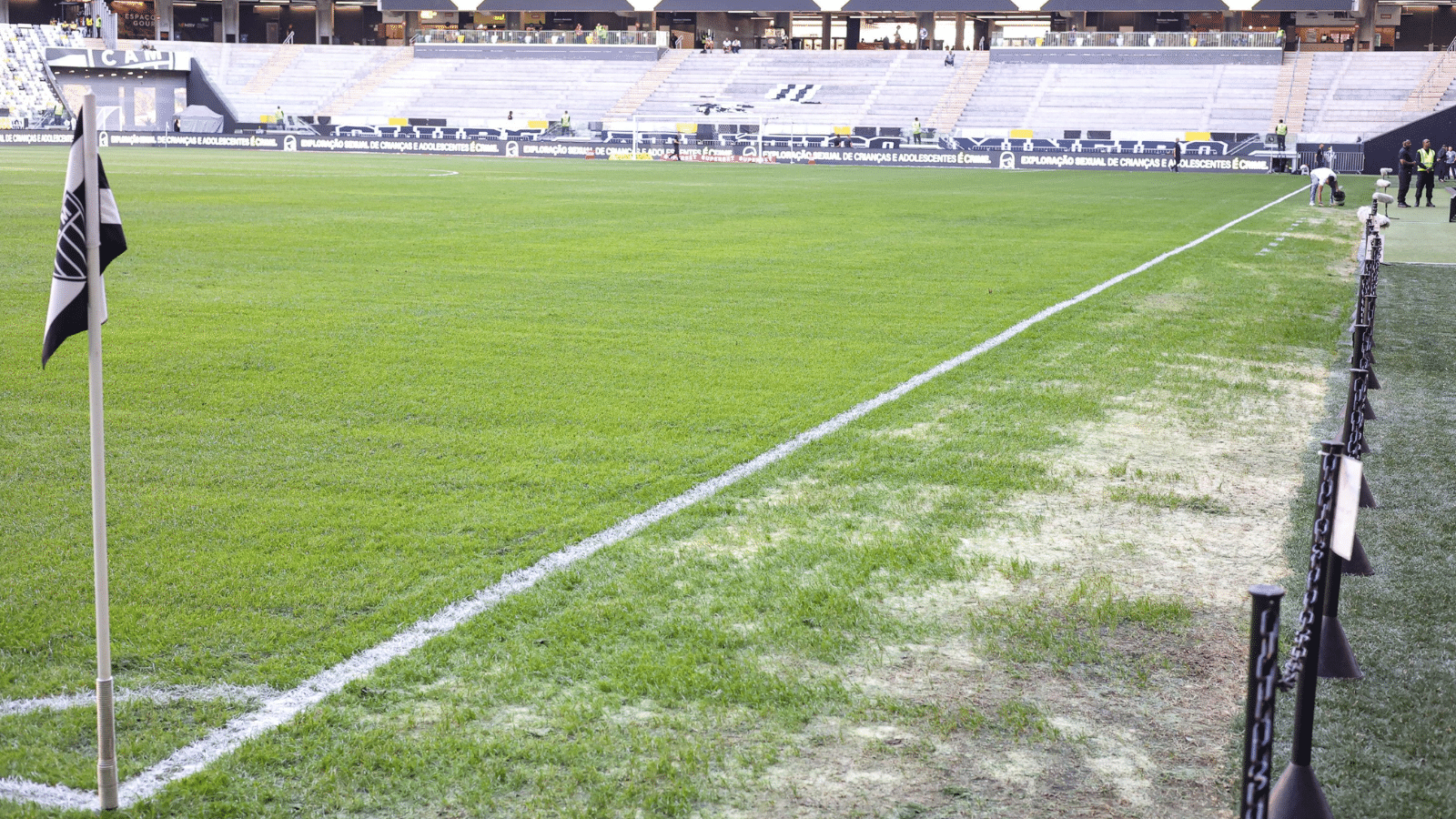 Atl&eacute;tico-MG: especialista explica o que afeta p&eacute;ssimo gramado da Arena MRV