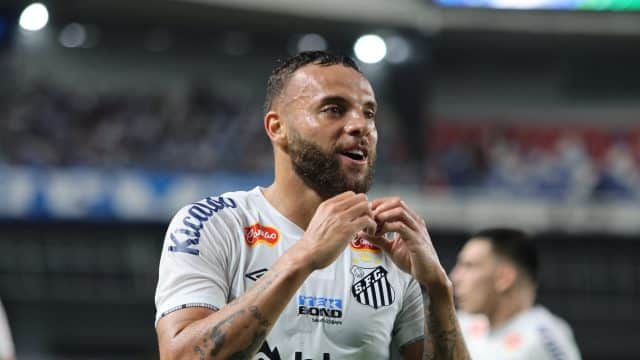 A cada rodada que passa, Guilherme mostra que &eacute; o melhor jogador do Santos na S&eacute;rie B
