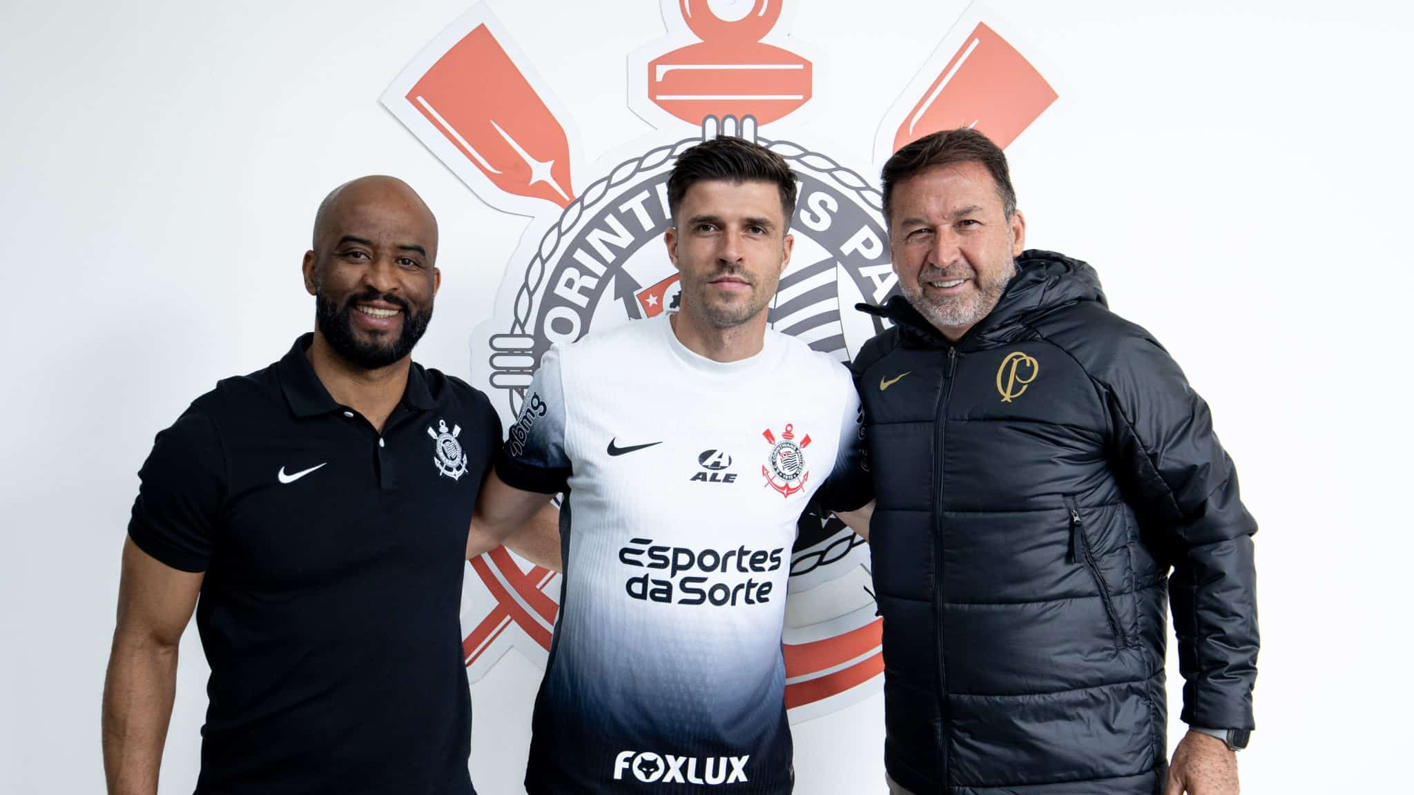 Entenda os planos do Corinthians para o atacante espanhol H&eacute;ctor Hern&aacute;ndez