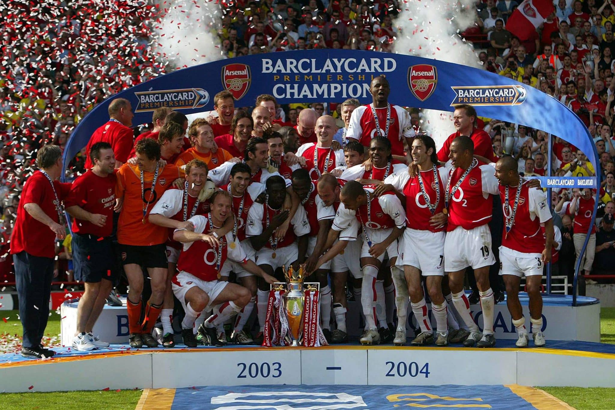 Elenco do Arsenal campe&atilde;o de 2003-04. Foto: Imago