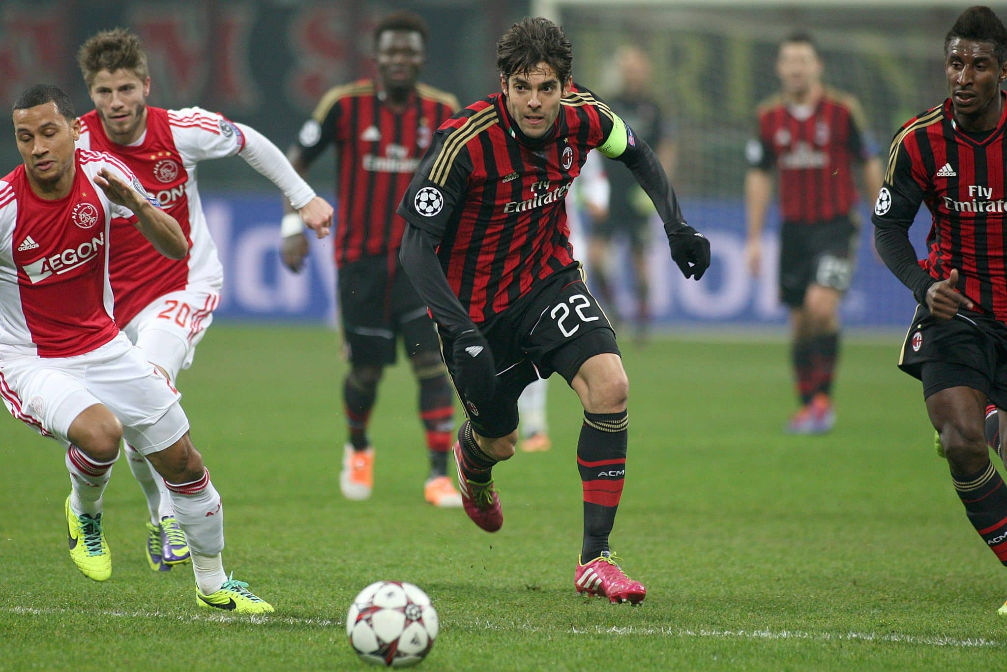 Kak&aacute; durante jogo da Champions League. Foto: Imago