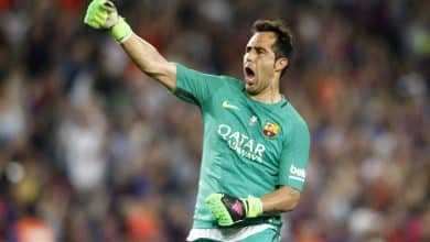 Bravo reconta passagem pelo Barcelona e detona estrutura: &lsquo;Funciona como time pequeno&rsquo;