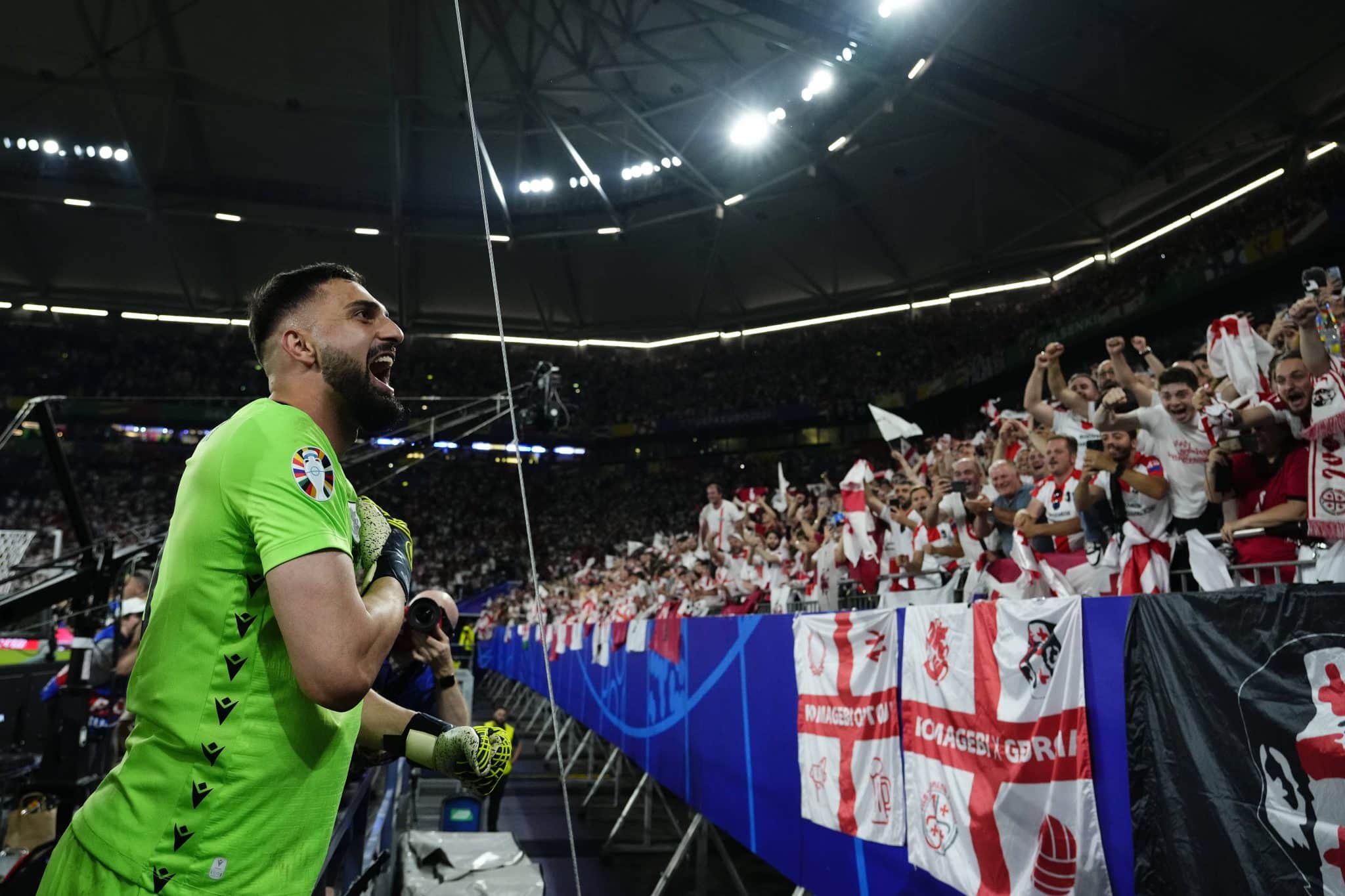 Pegador de p&ecirc;nalti, her&oacute;i da Euro e parou CR7: quem &eacute; o novo goleiro de R$ 215 mi do Liverpool