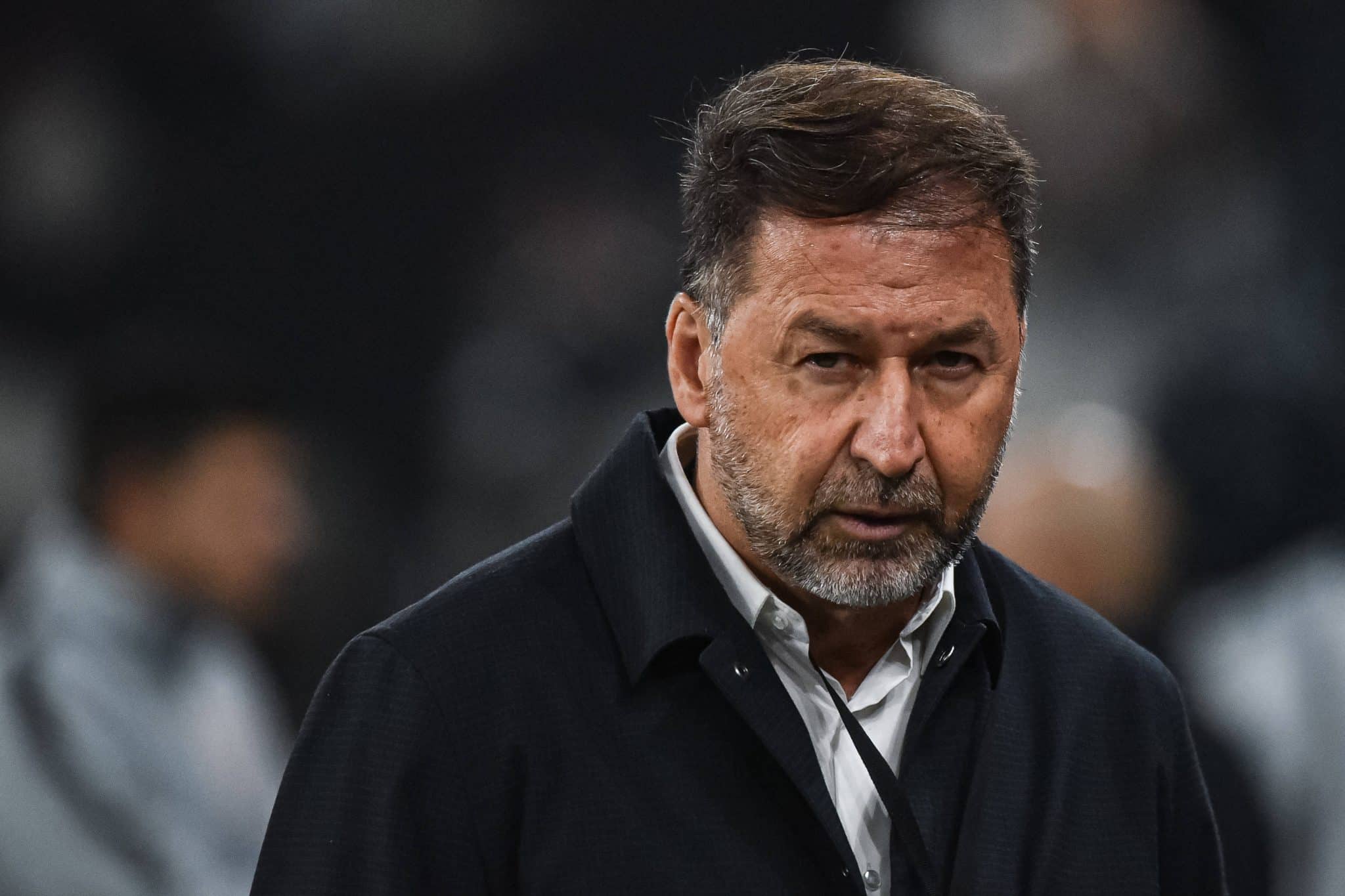 Presidente do Corinthians, Augusto Melo est&aacute; irritado com insinua&ccedil;&otilde;es feitas por dirigentes de outros clubes sobre favorecimento da arbitragem ao Tim&atilde;o 