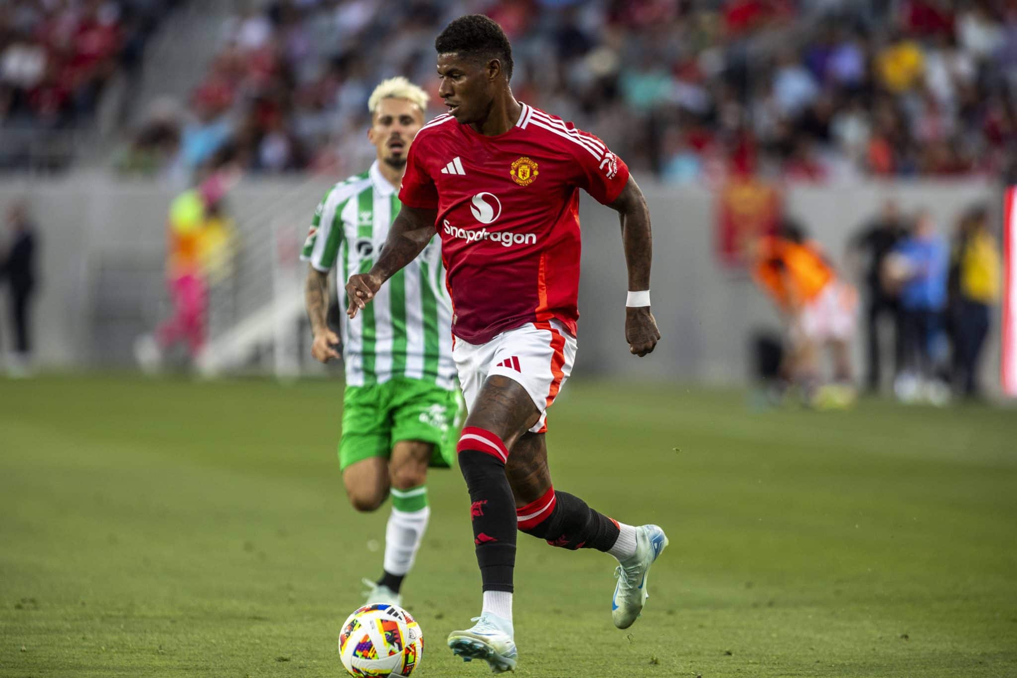 Rashford em a&ccedil;&atilde;o durante amistoso do Manchester United (Foto: Icon sport)