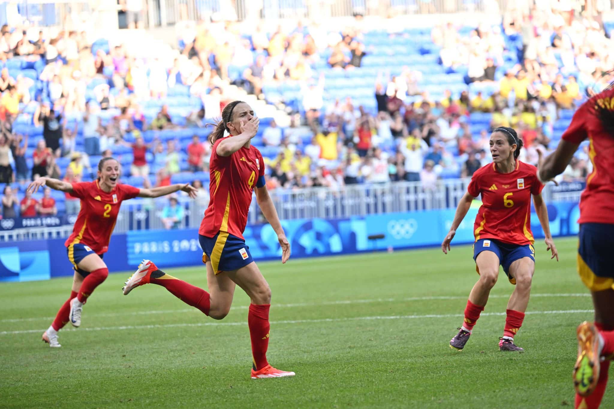 Irene Paredes comemora o gol que levou o jogo contra a Col&ocirc;mbia para os P&ecirc;naltis. Foto: Icon Sport