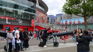 Racismo, homofobia e viol&ecirc;ncia f&iacute;sica: Arsenal bane 24 torcedores