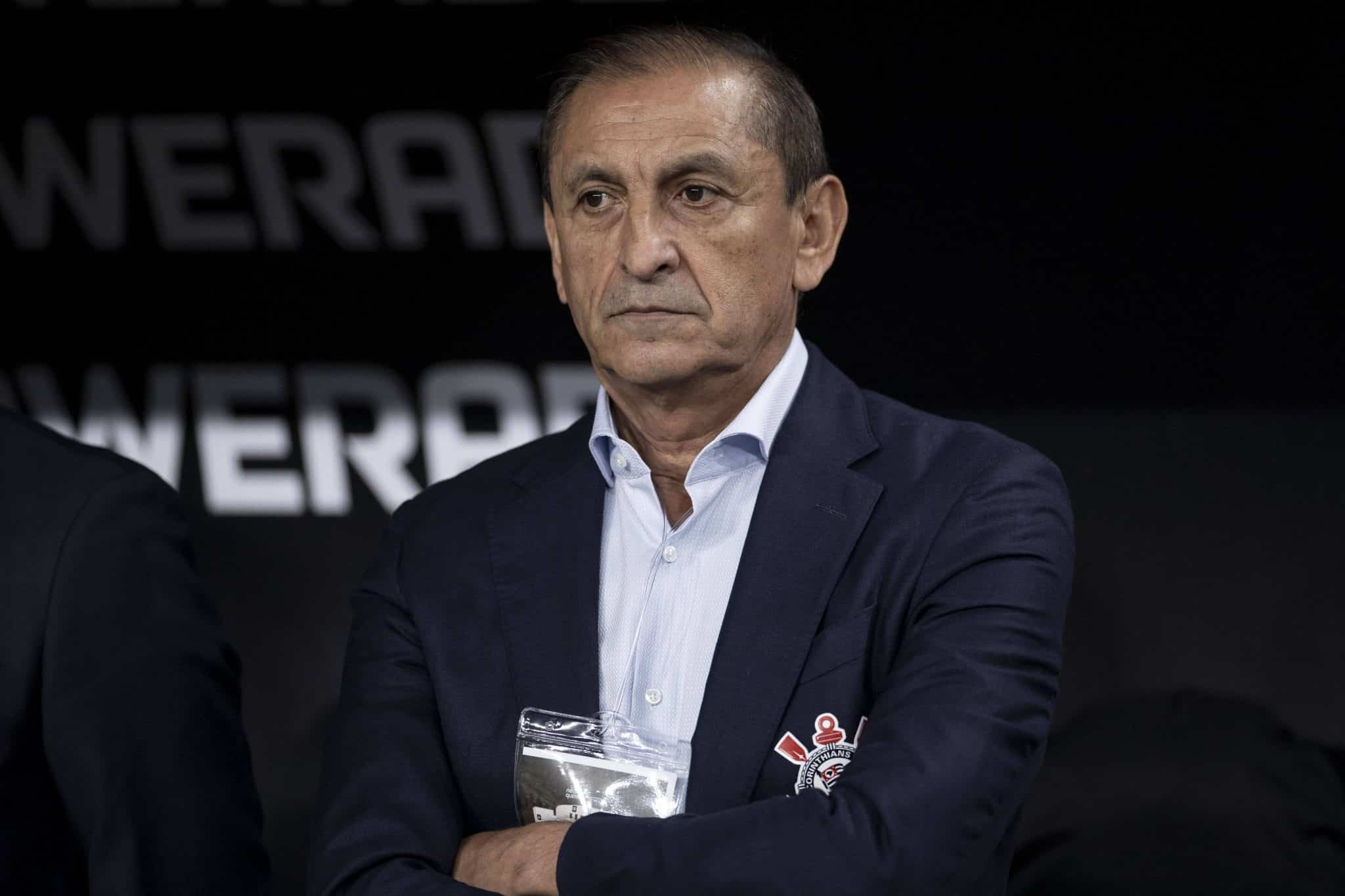 Corinthians planeja mais tr&ecirc;s contrata&ccedil;&otilde;es ap&oacute;s fechar com dupla estrangeira