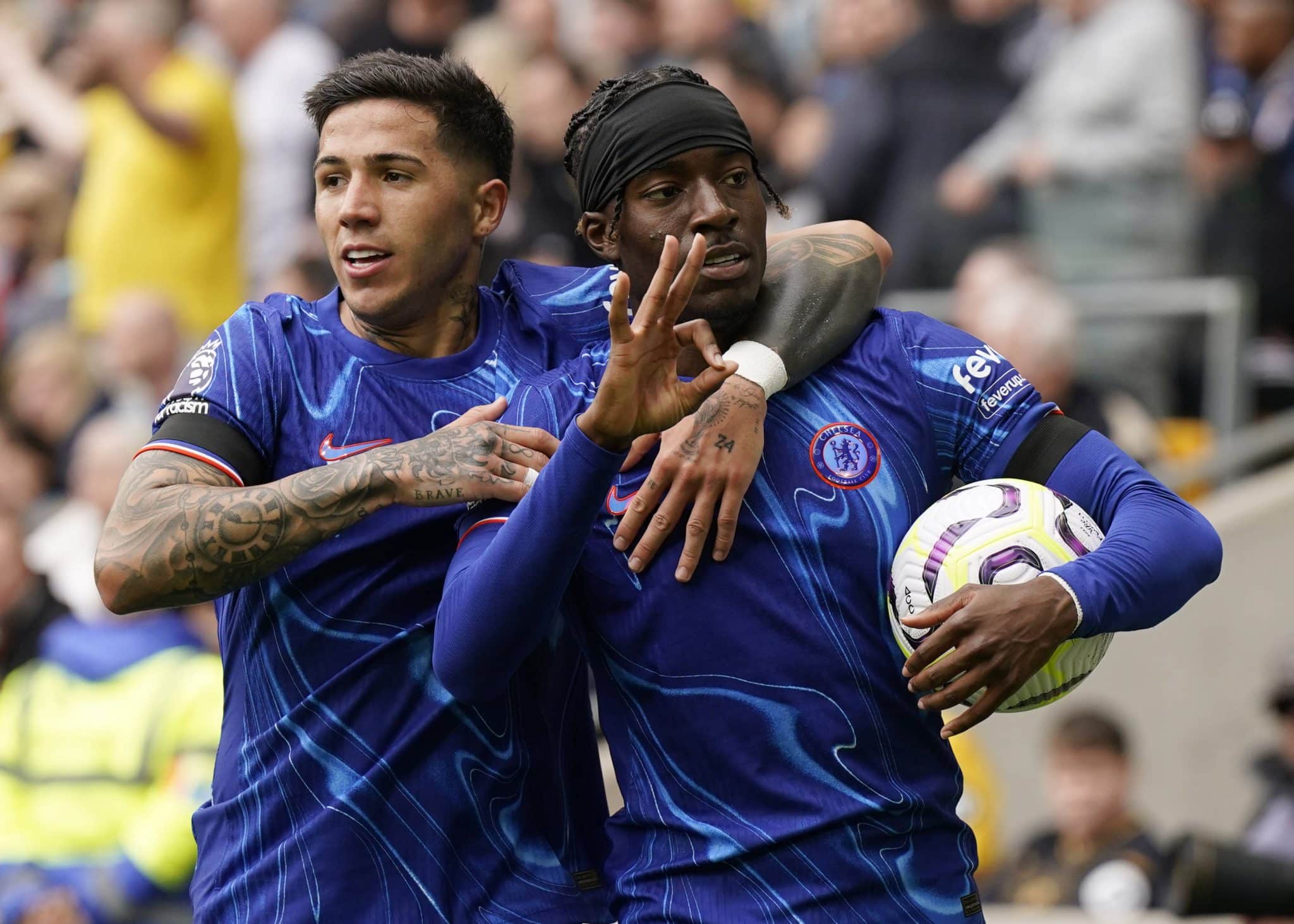 Madueke anota hat trick em vit&oacute;ria do Chelsea sobre o Wolverhampton neste domingo (25). Foto: Imago
