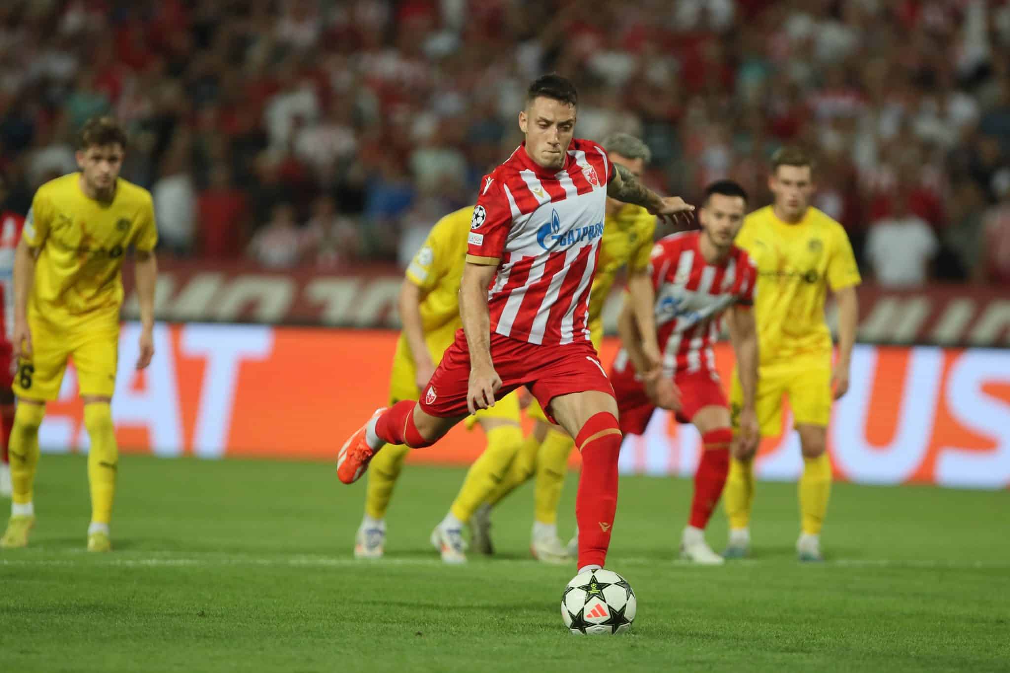 Foto: (Imago) - Bruno Duarte, do Estrela Vermelha de Belgrado