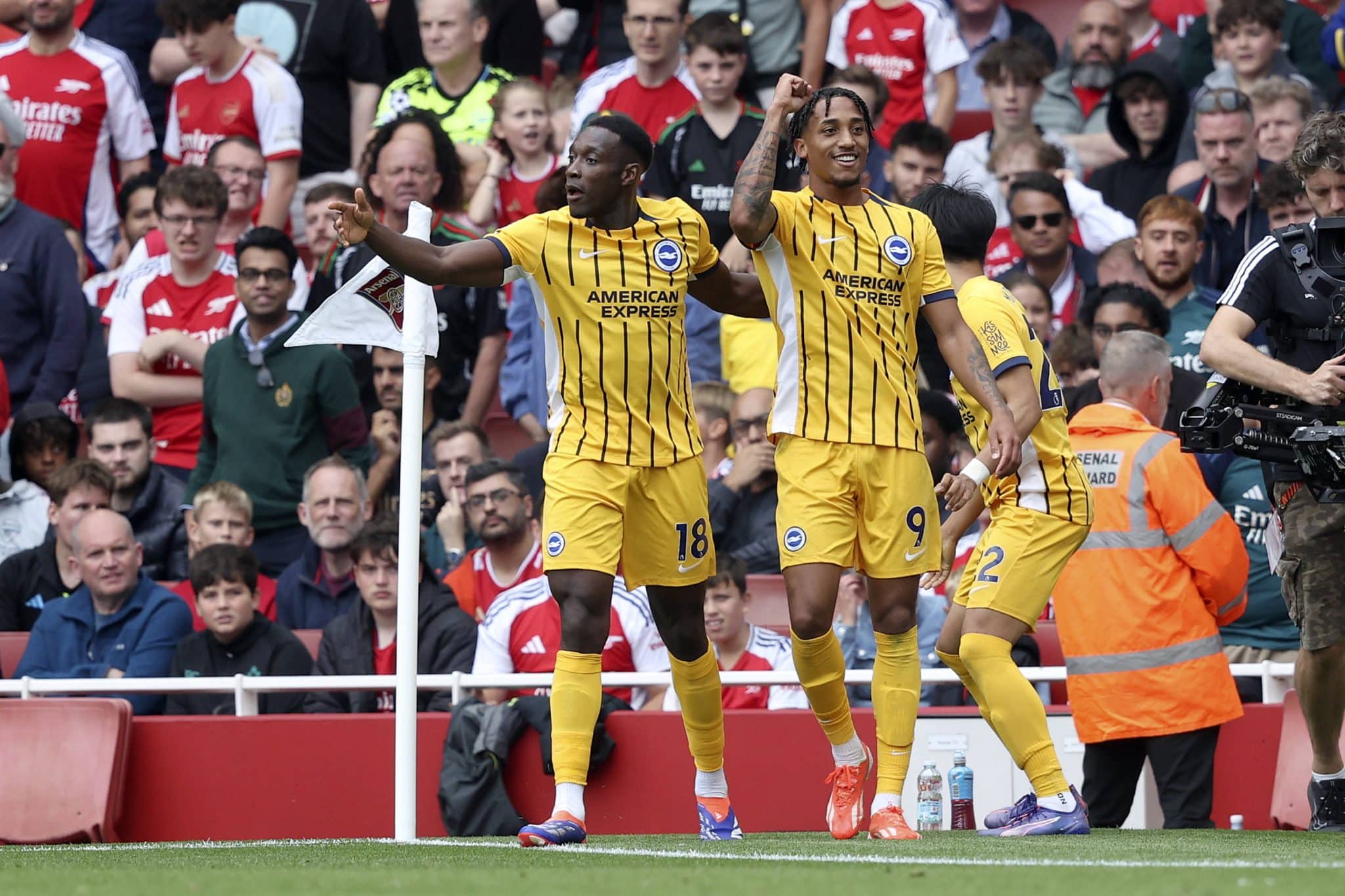 Brasileiro decide contra o Arsenal em mais um jogo marcado pela arbitragem na Premier League