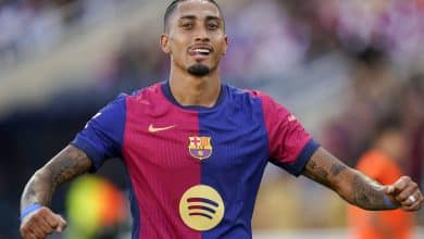 Raphinha rouba a cena e faz primeiro hat-trick da carreira em goleada do Barcelona